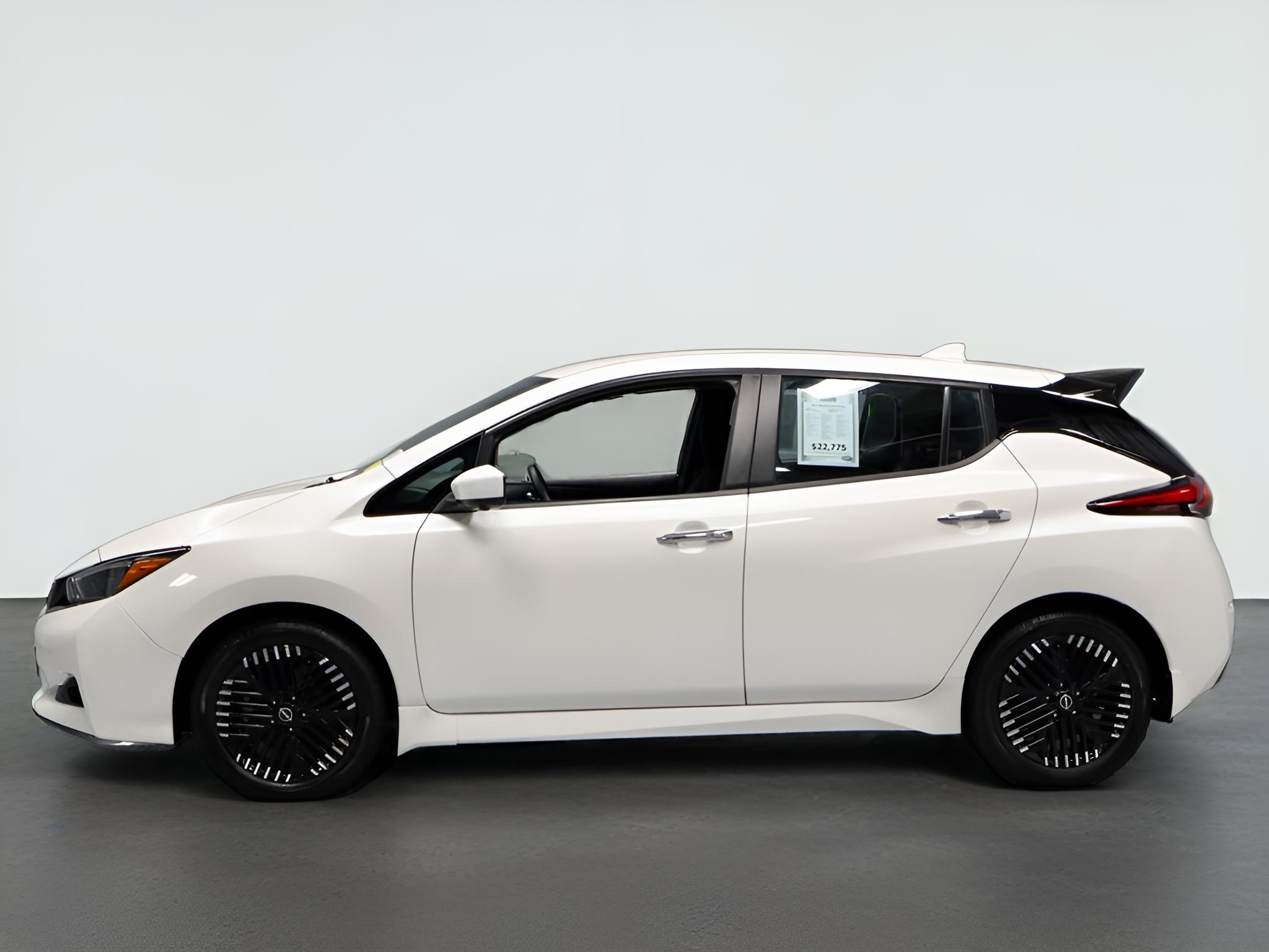 2024 Nissan LEAF SV Plus