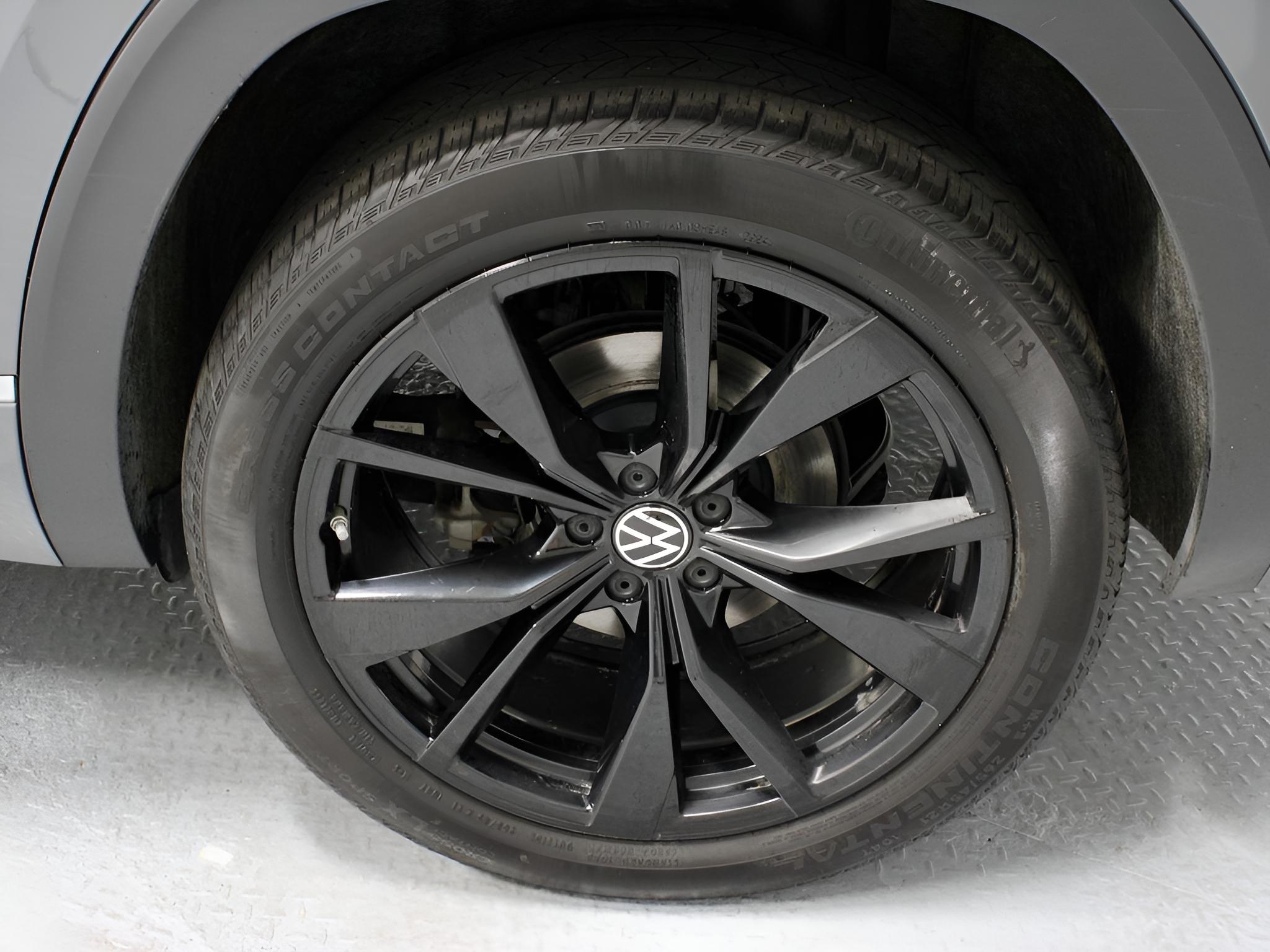 2024 Volkswagen Atlas Cross Sport 2.0T SEL Premium R-Line