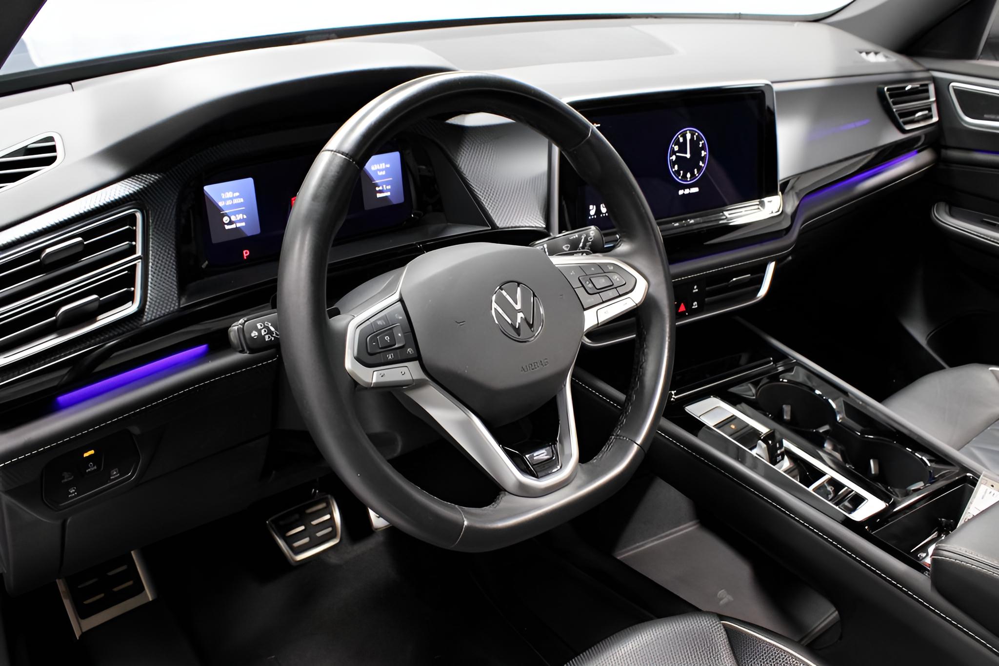 2024 Volkswagen Atlas Cross Sport 2.0T SEL Premium R-Line