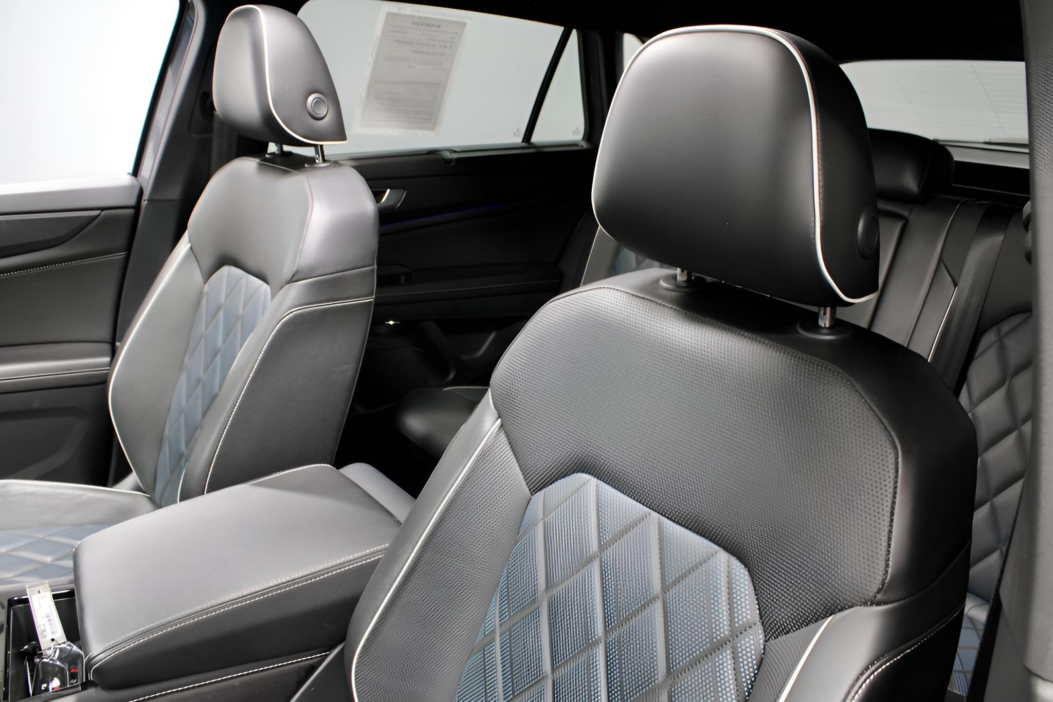 2024 Volkswagen Atlas Cross Sport 2.0T SEL Premium R-Line