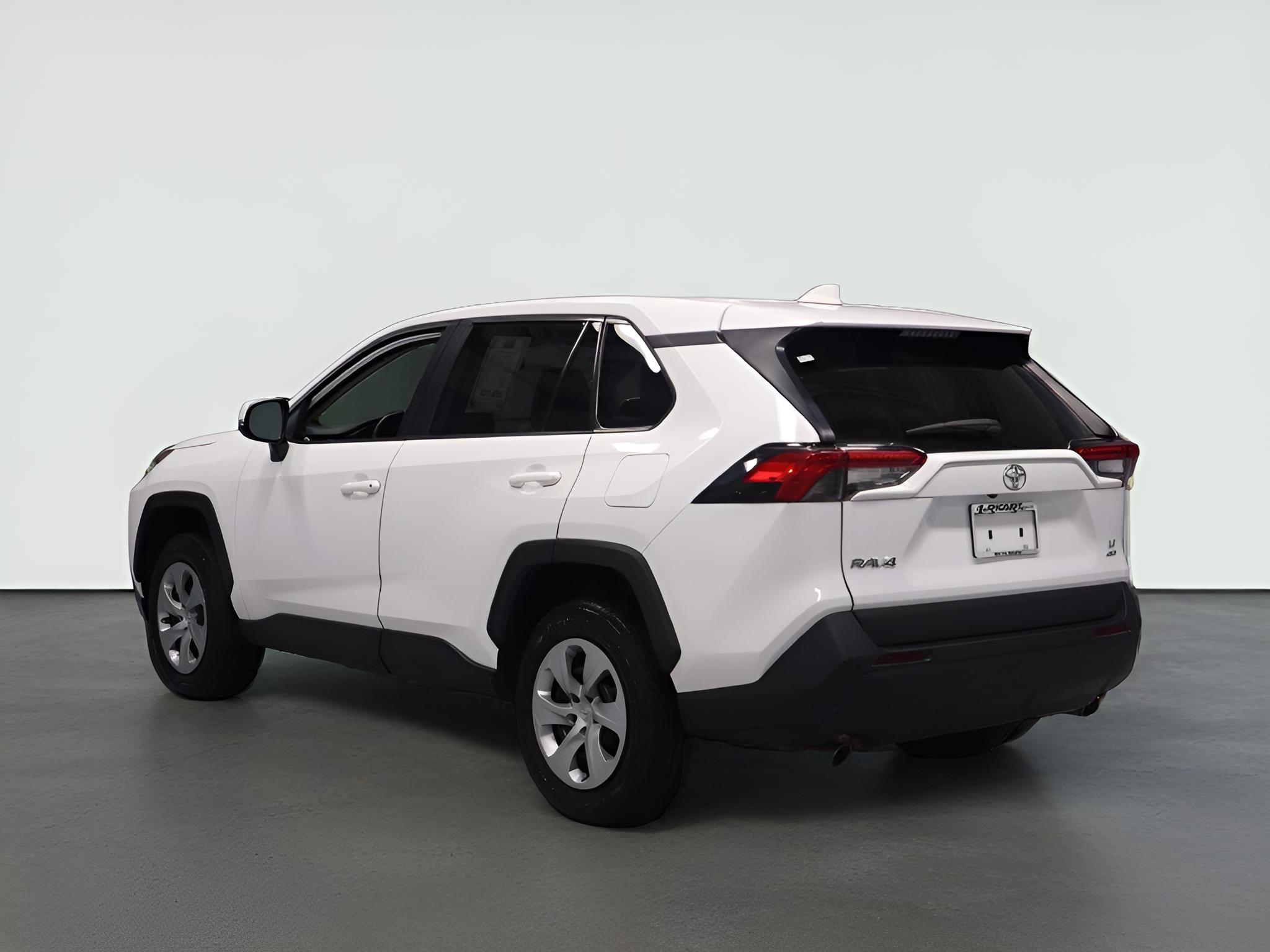 2022 Toyota RAV4 LE