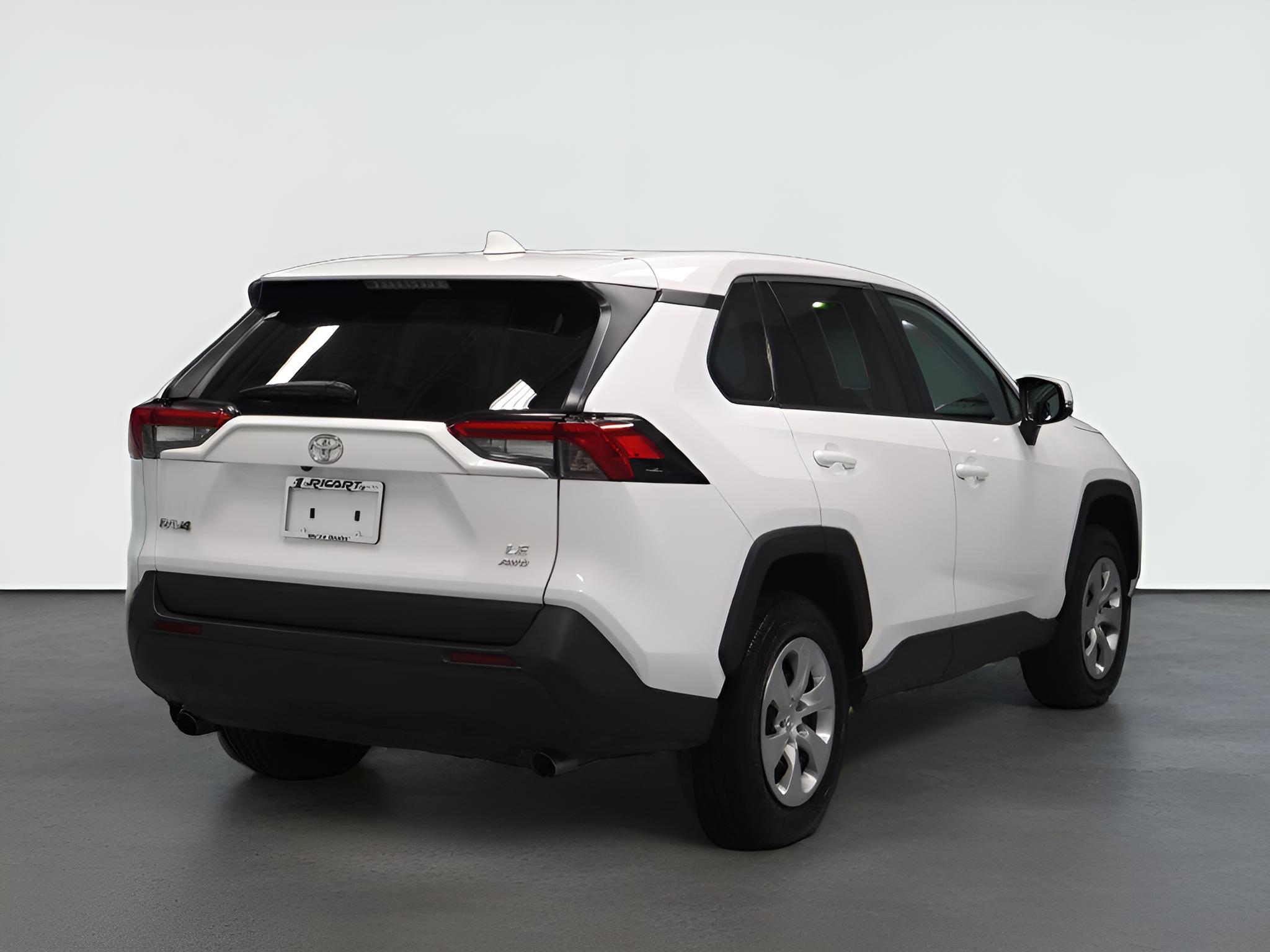 2022 Toyota RAV4 LE