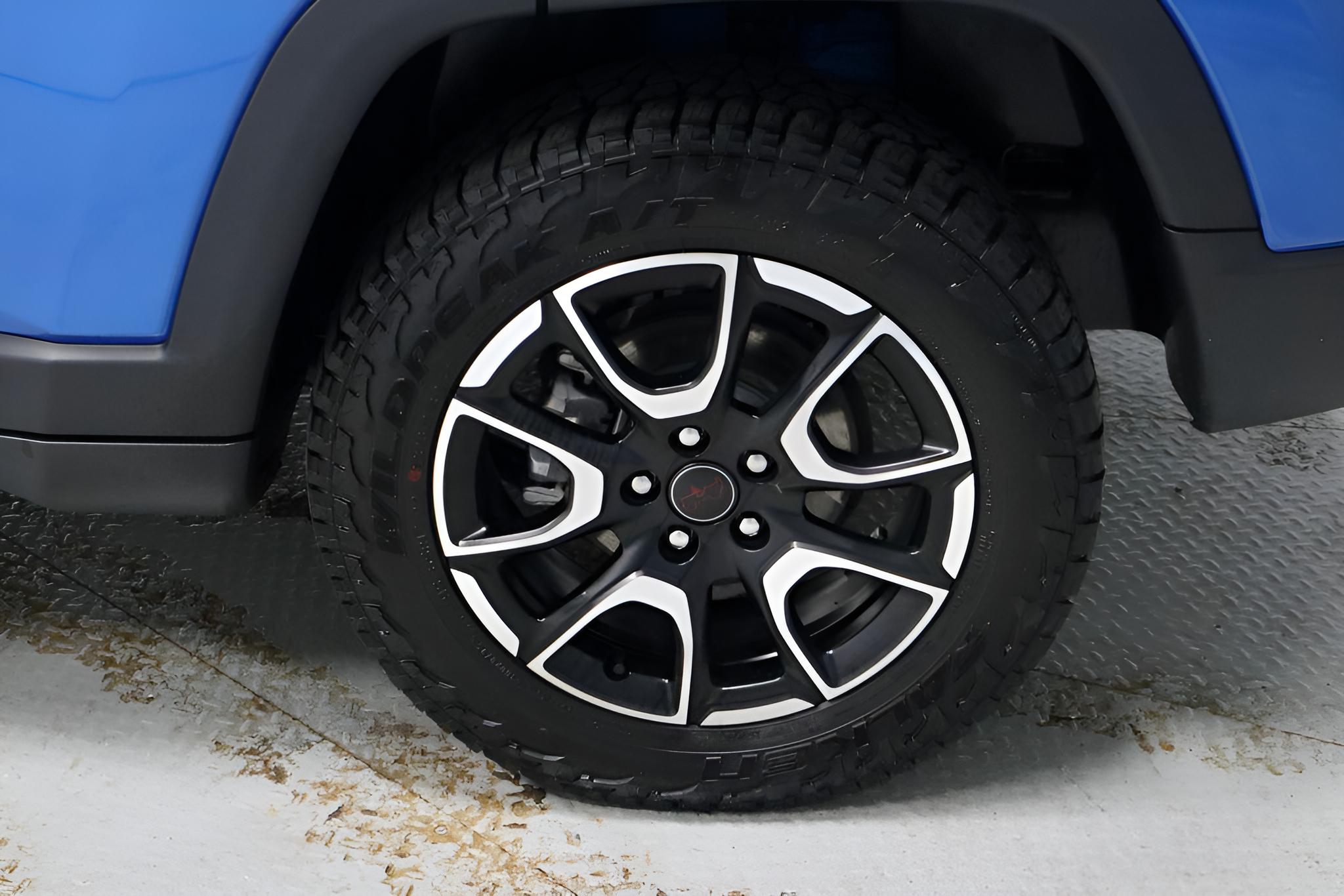 2025 Jeep Compass Trailhawk