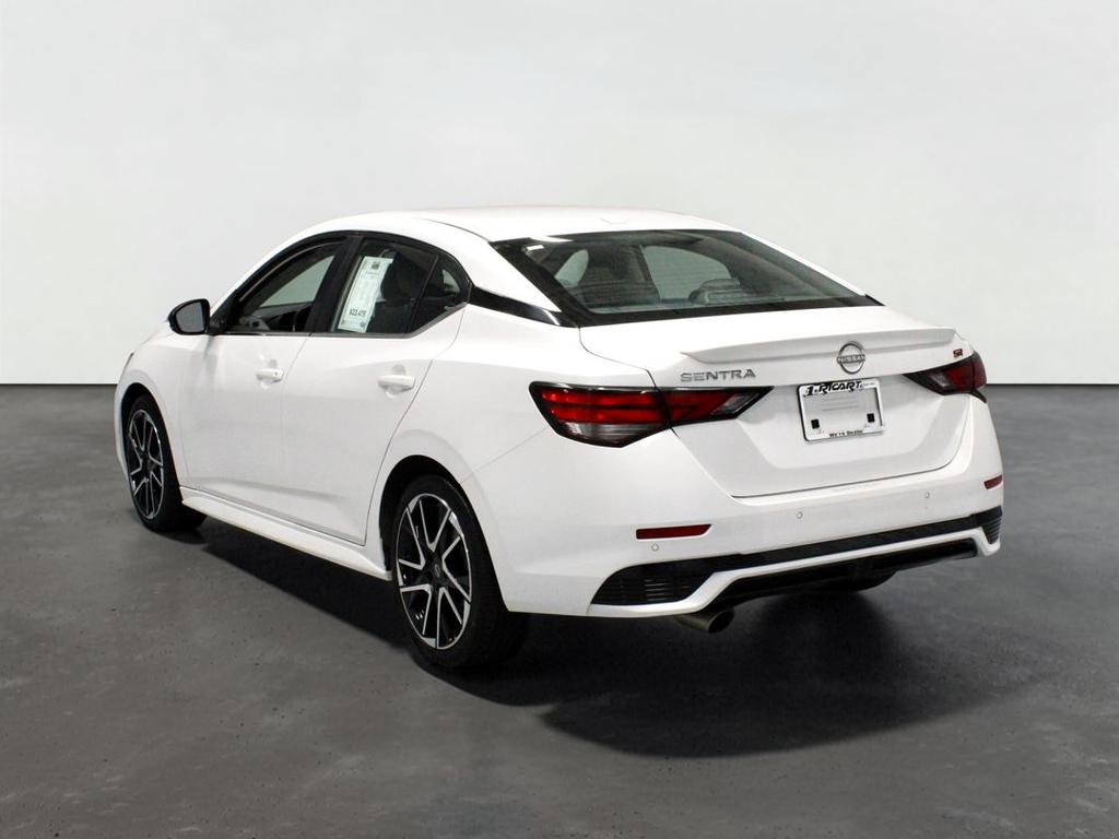 2025 Nissan Sentra SR CVT