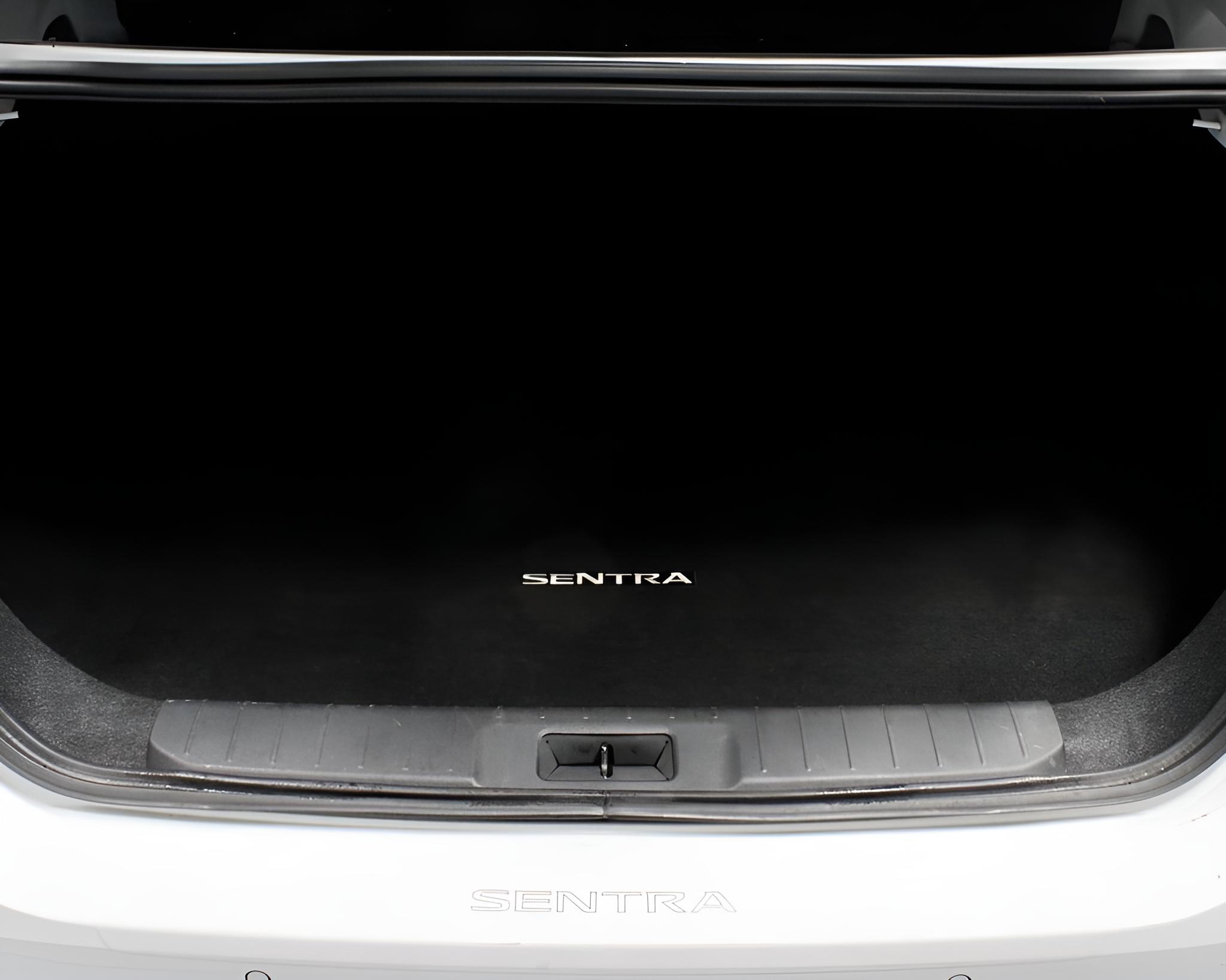 2025 Nissan Sentra SR CVT