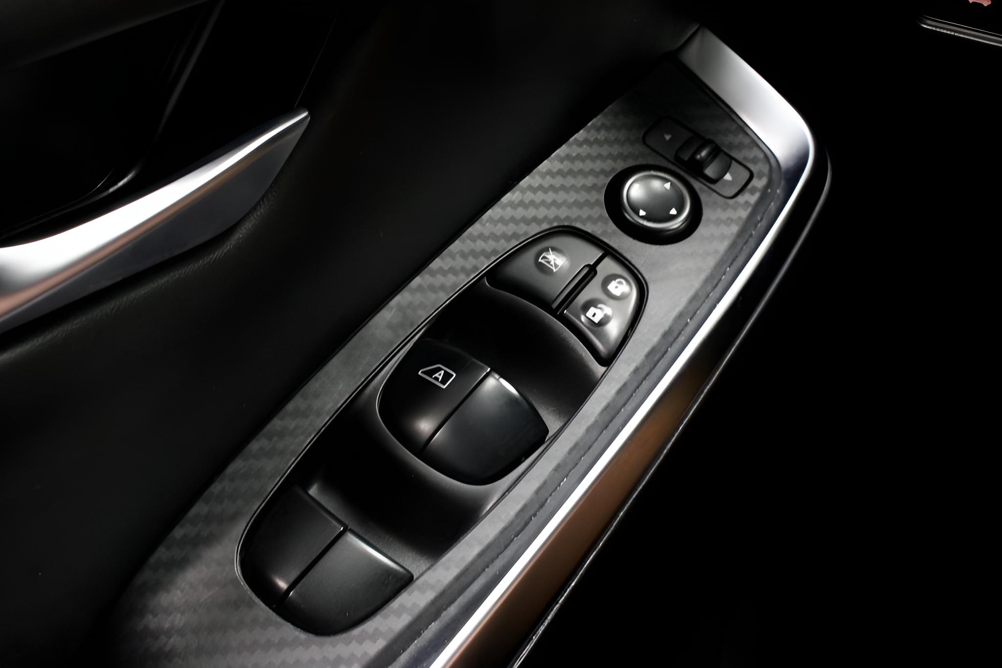 2025 Nissan Sentra SR CVT