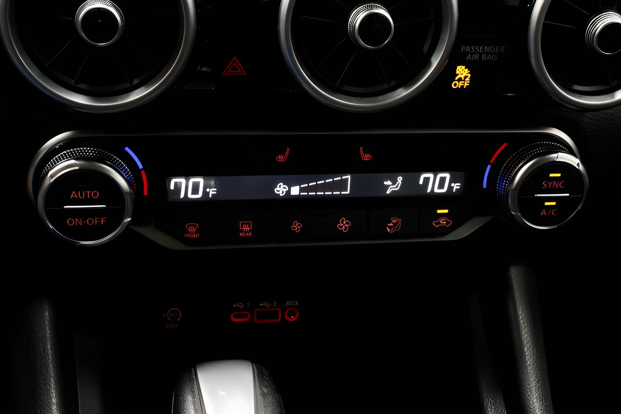 2025 Nissan Sentra SR CVT