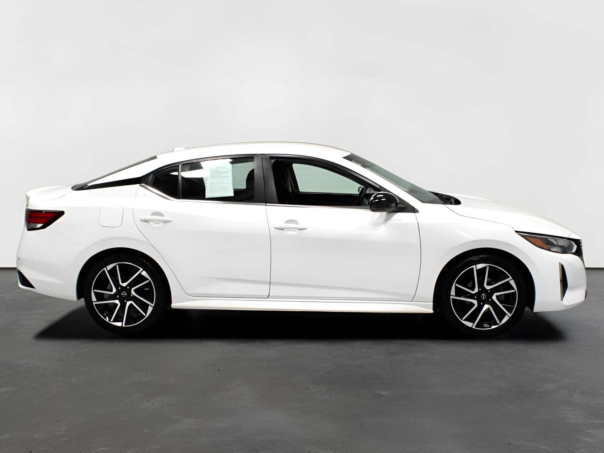 2025 Nissan Sentra SR CVT