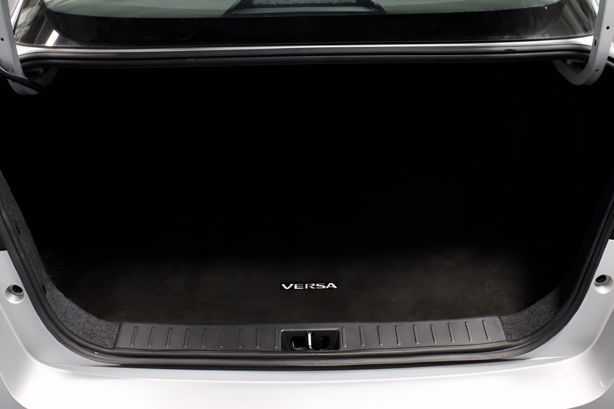 2024 Nissan Versa 1.6 SV