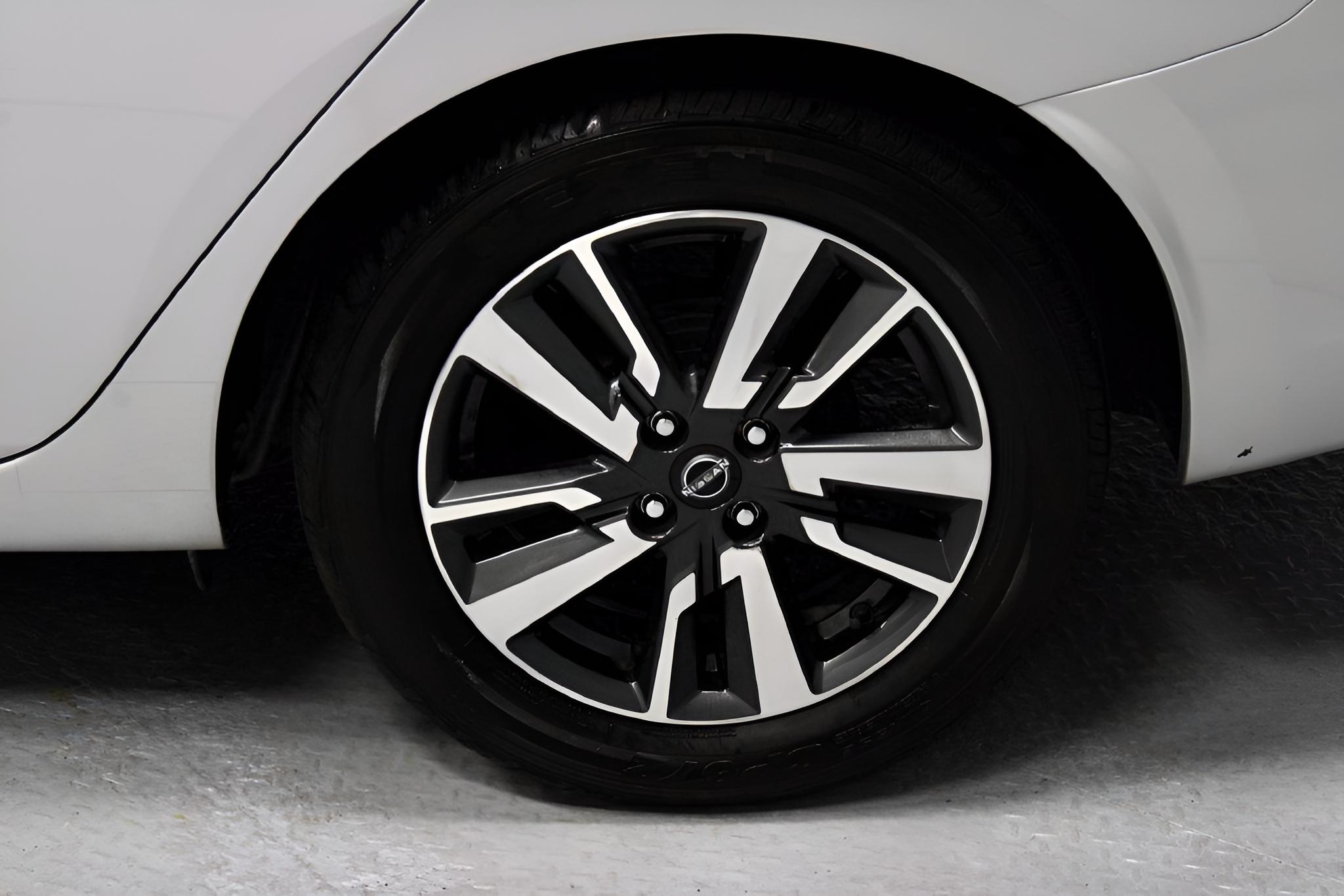 2024 Nissan Versa 1.6 SV