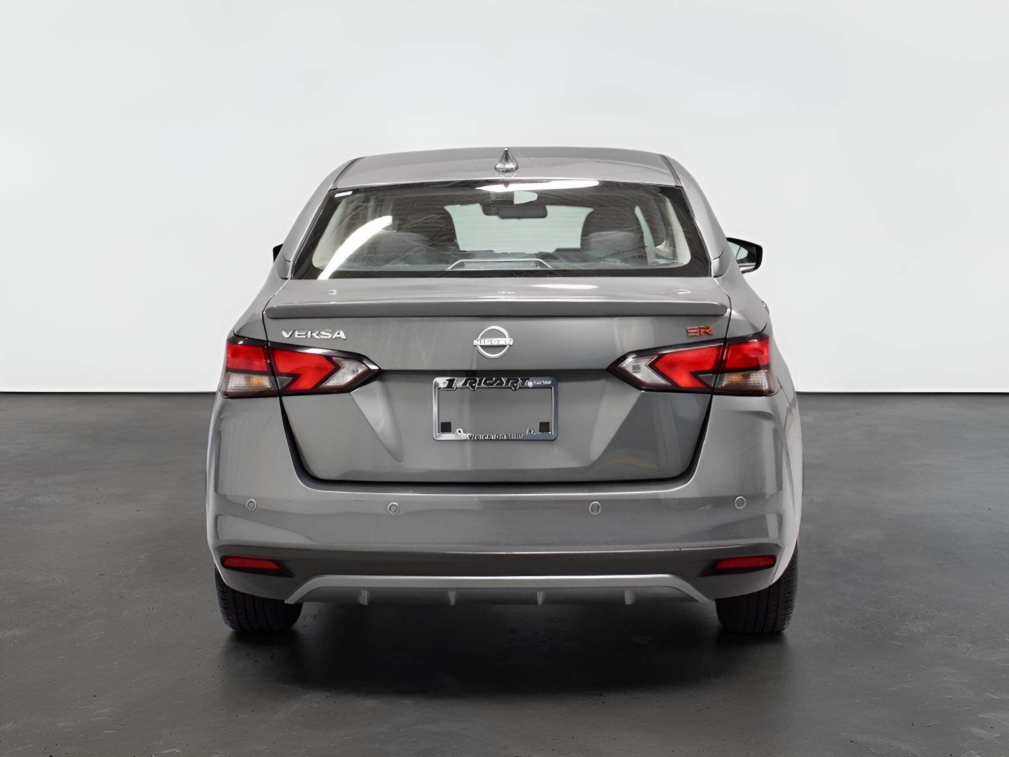 2024 Nissan Versa 1.6 SR