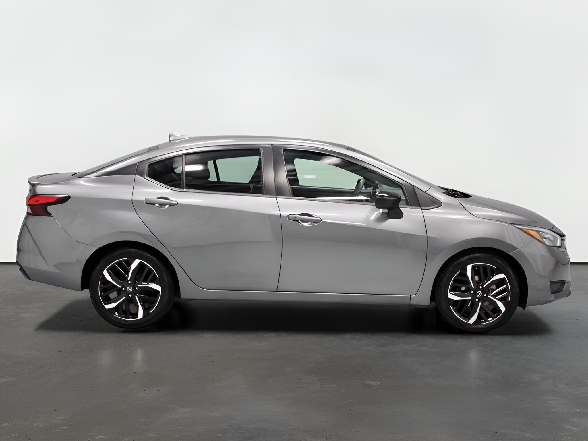 2024 Nissan Versa 1.6 SR