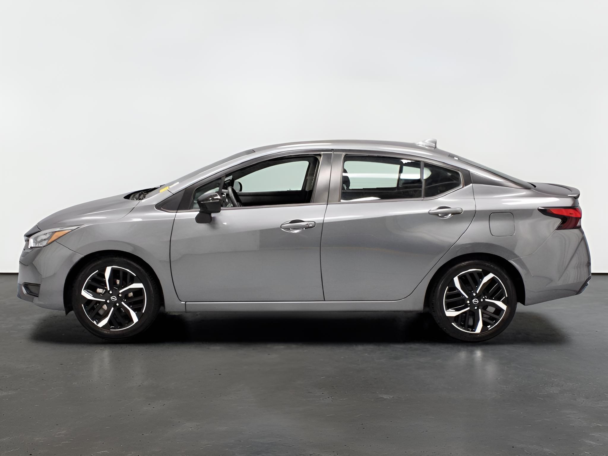 2024 Nissan Versa 1.6 SR