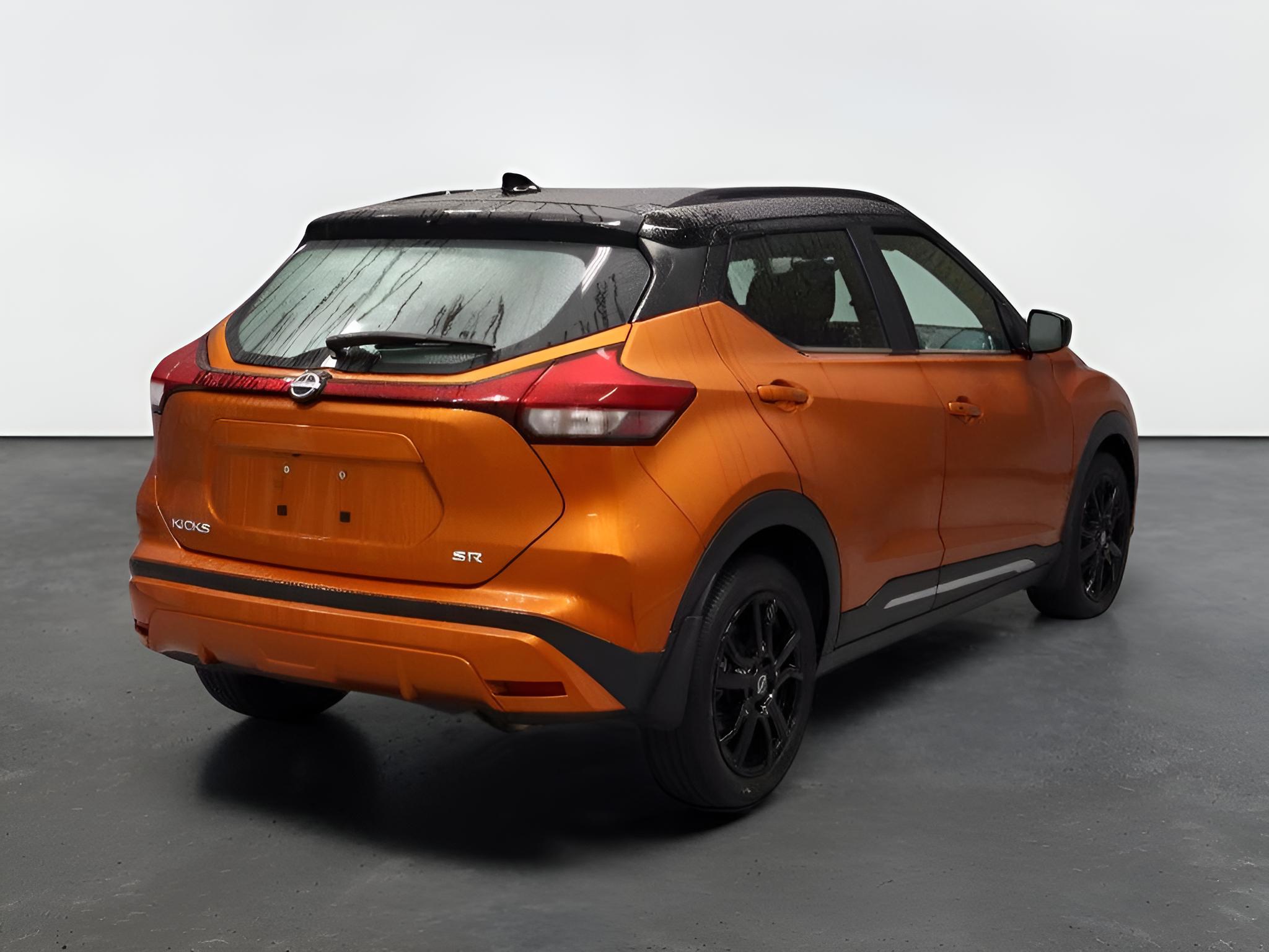 2023 Nissan Kicks SR