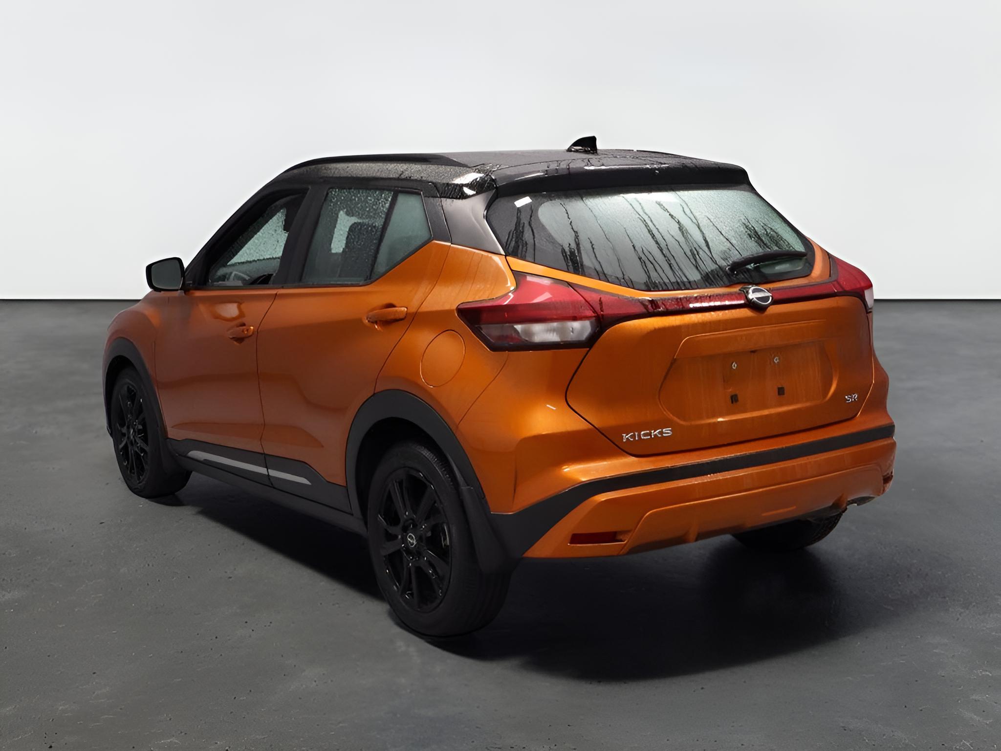 2023 Nissan Kicks SR