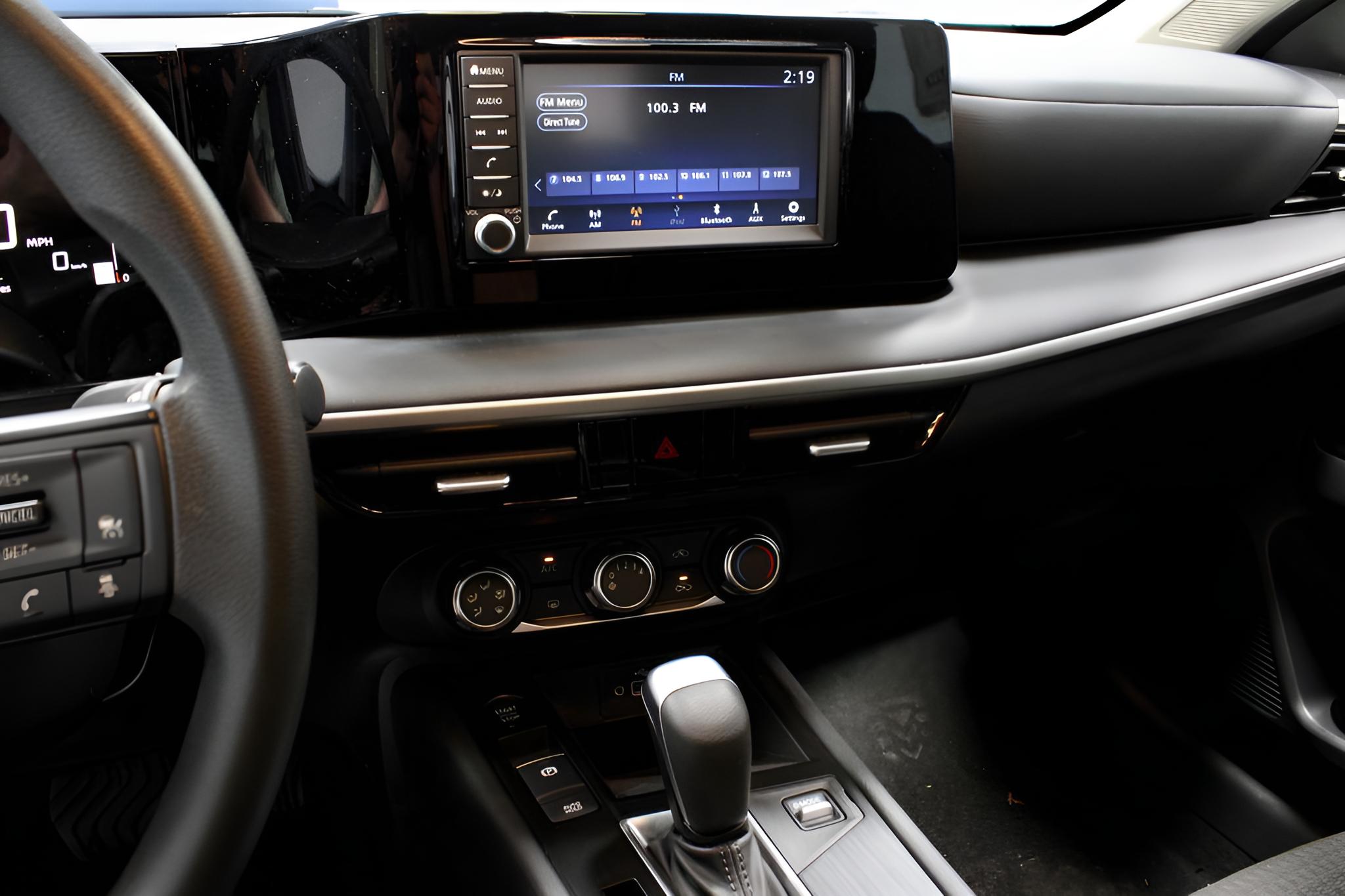 2025 Nissan Kicks S