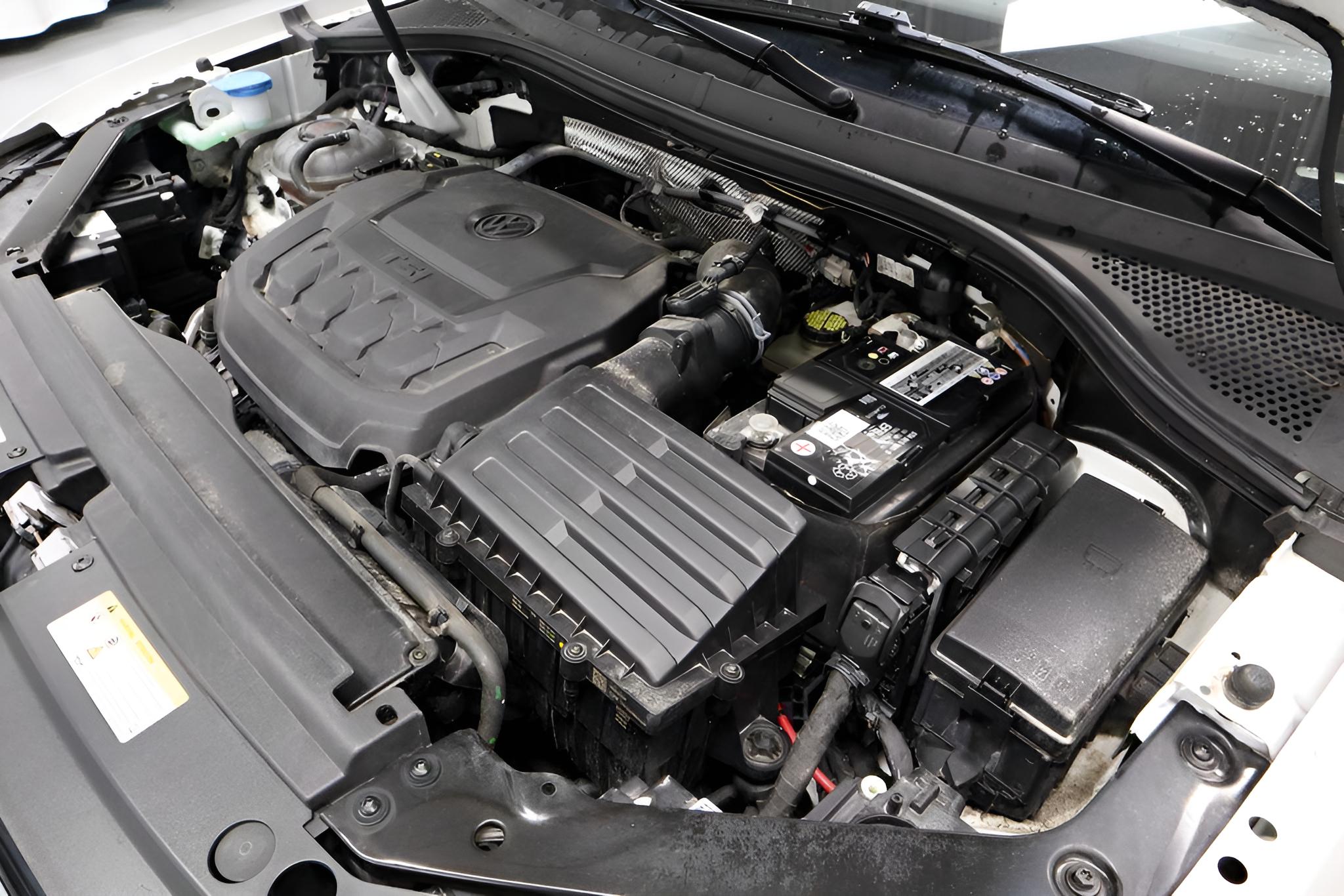 2023 Volkswagen Tiguan 2.0T SE R-Line Black