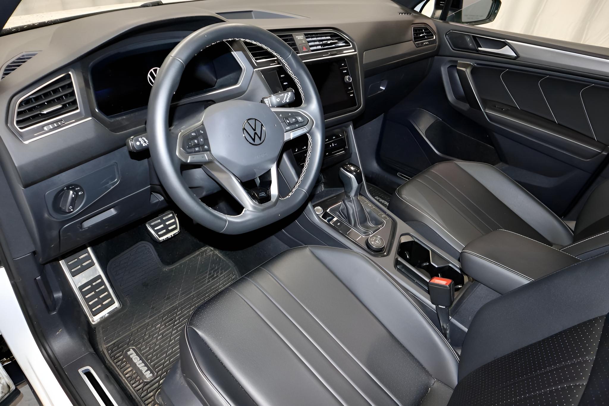 2023 Volkswagen Tiguan 2.0T SE R-Line Black