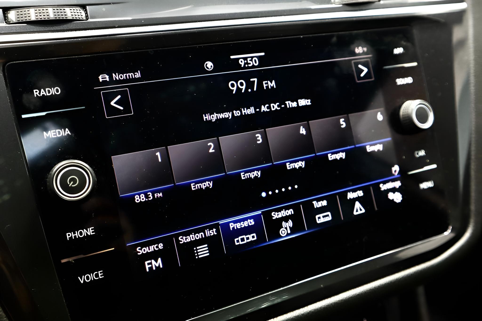2023 Volkswagen Tiguan 2.0T SE R-Line Black