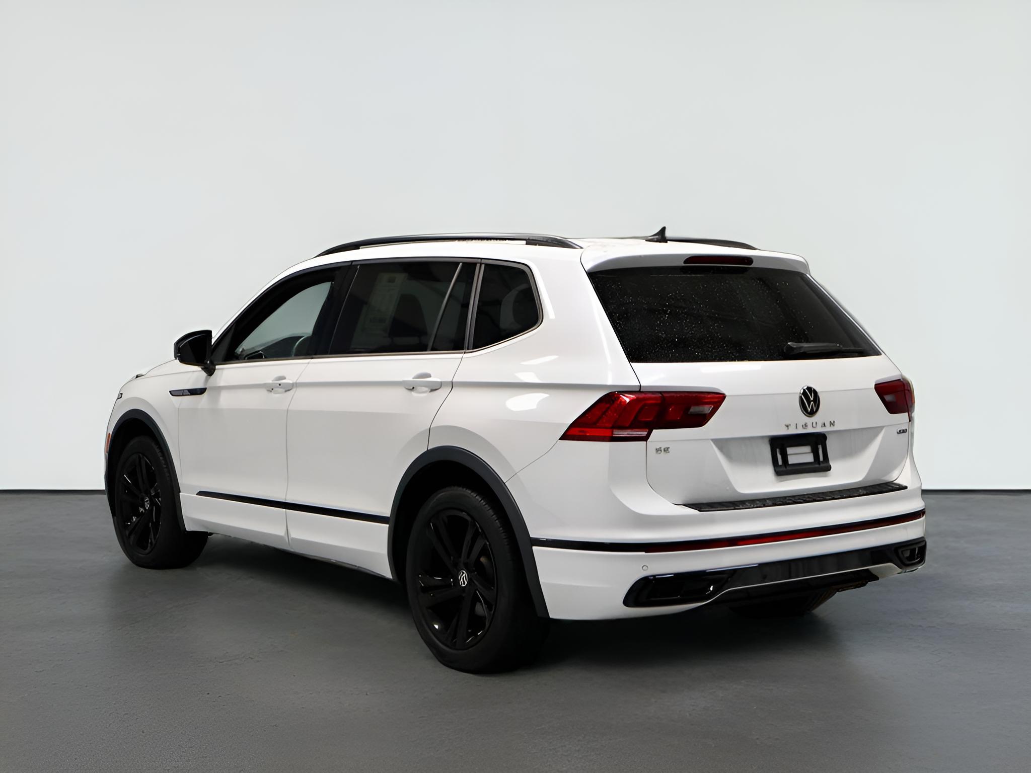 2023 Volkswagen Tiguan 2.0T SE R-Line Black