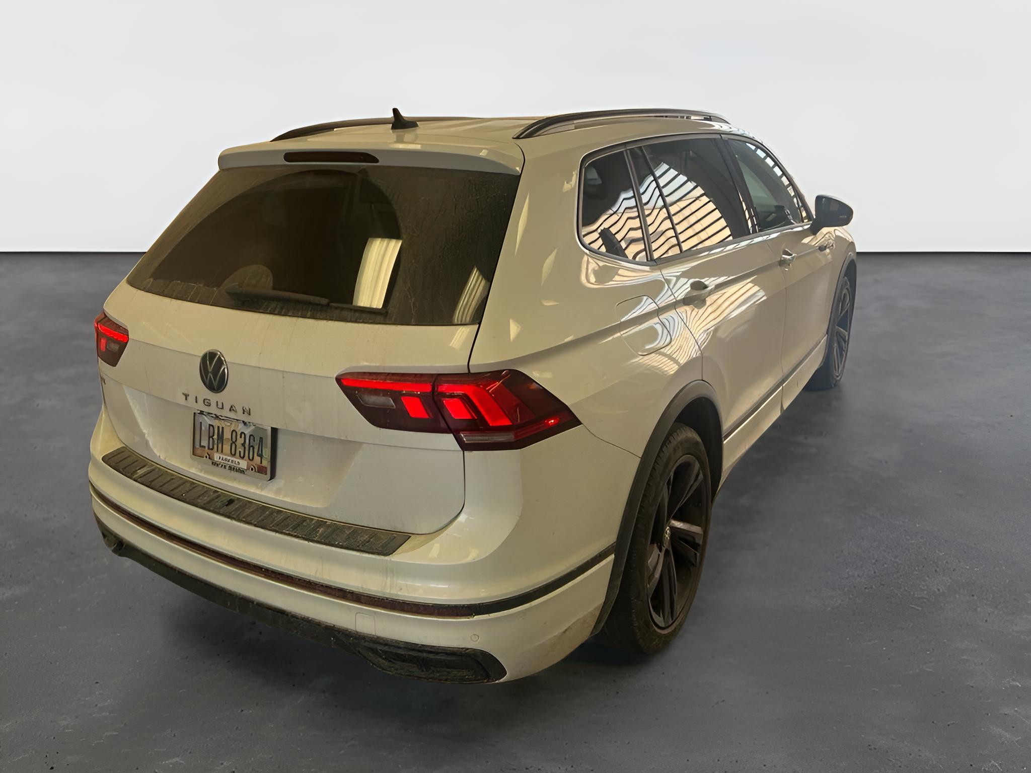 2023 Volkswagen Tiguan 2.0T SE R-Line Black