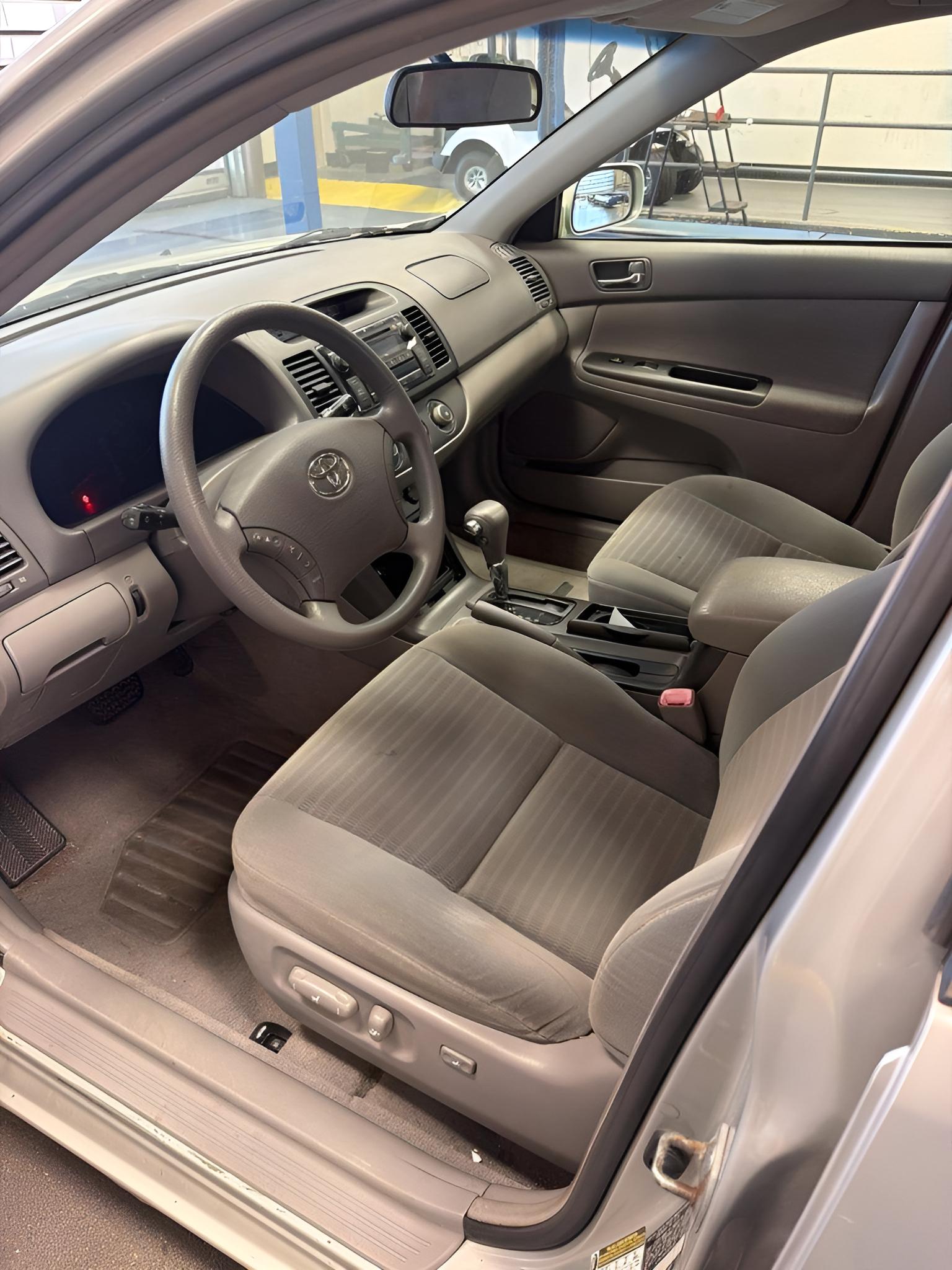 2005 Toyota Camry LE