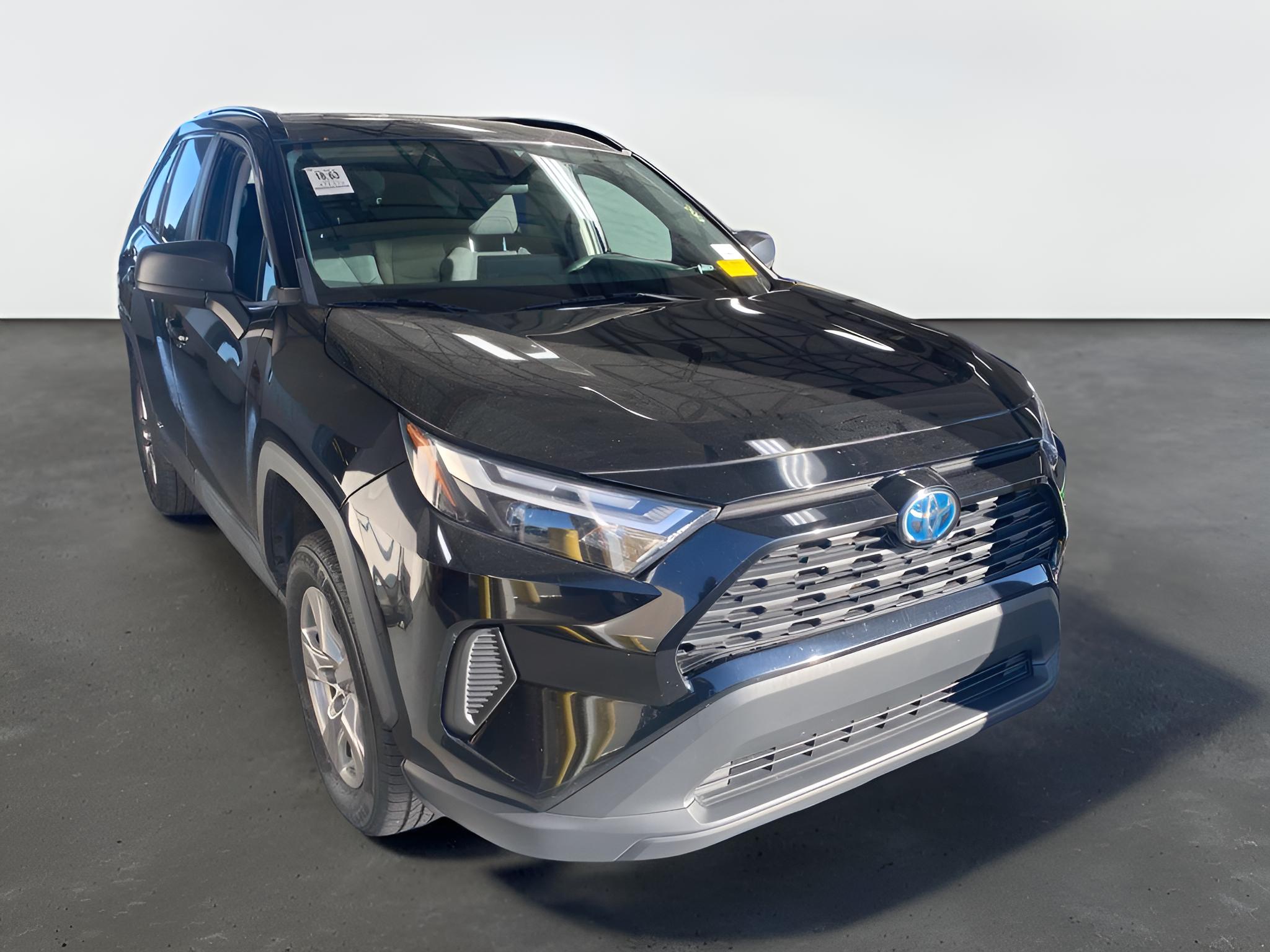 2023 Toyota RAV4 LE