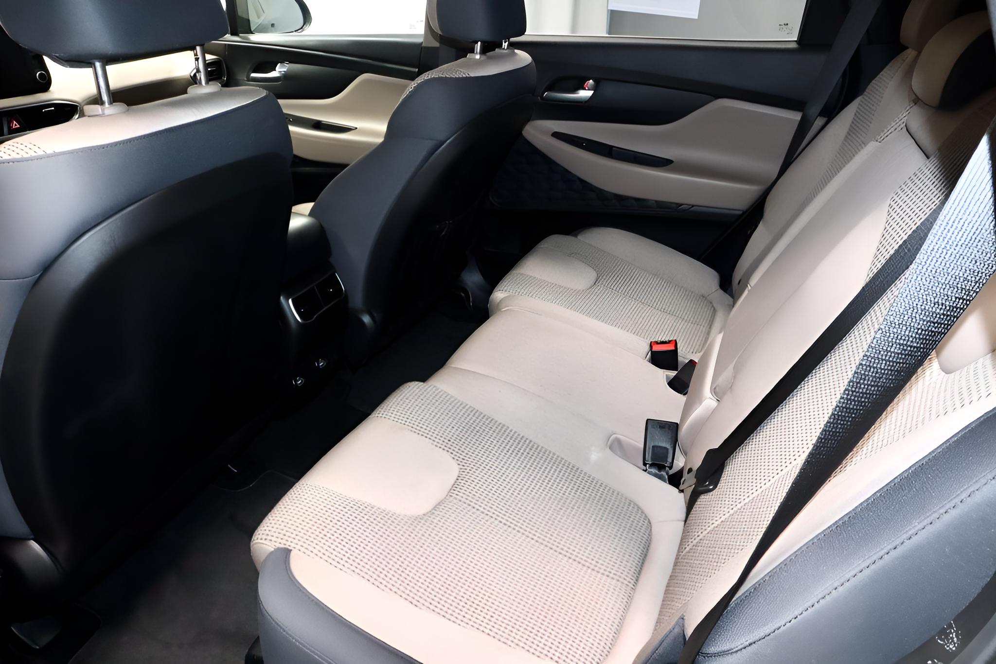 2023 Hyundai SANTA FE SE