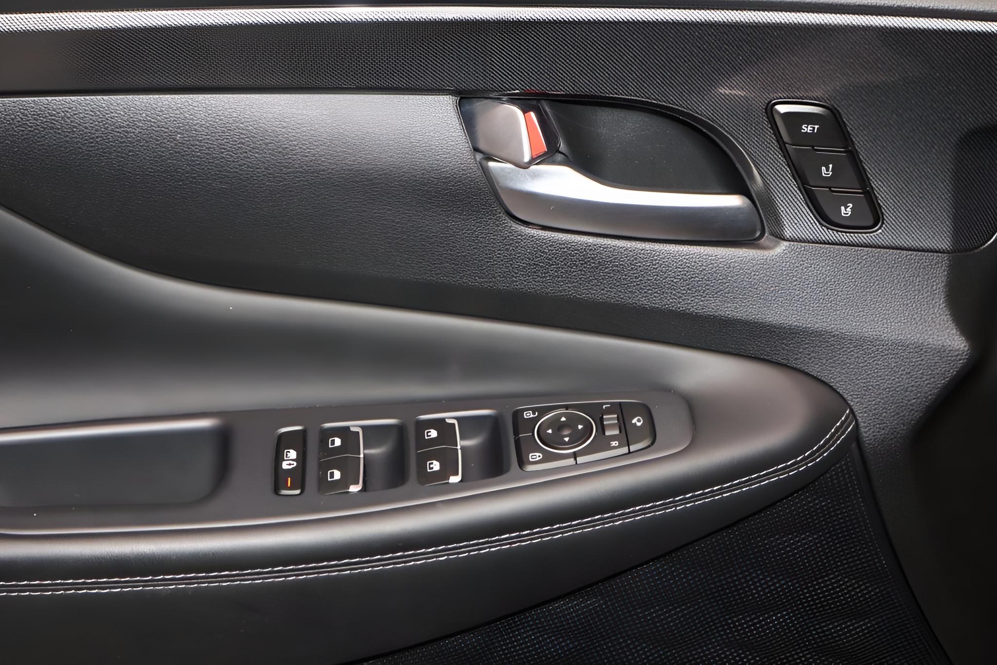 2023 Hyundai SANTA FE HYBRID Limited