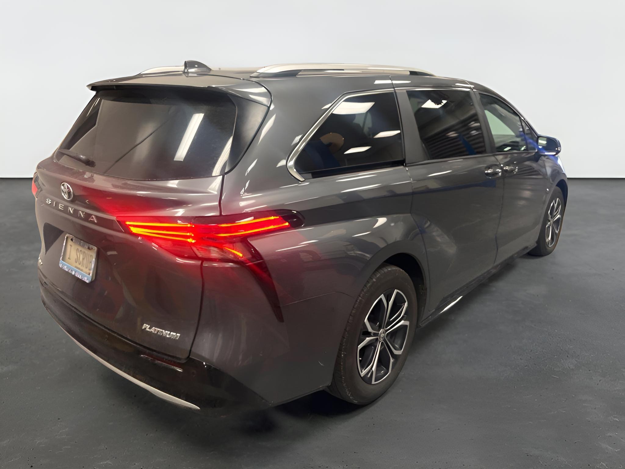 2025 Toyota Sienna Platinum