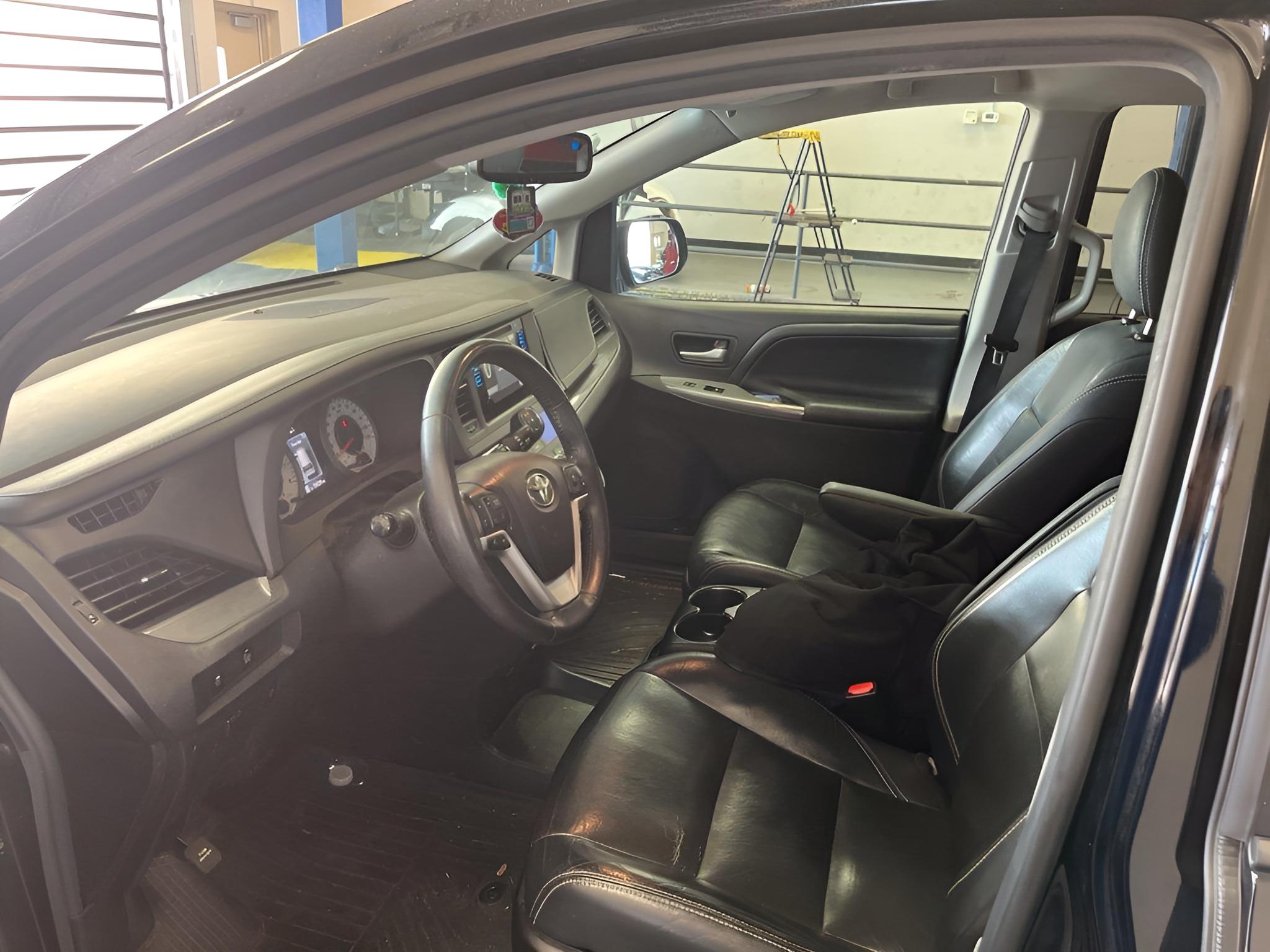 2017 Toyota Sienna SE Premium