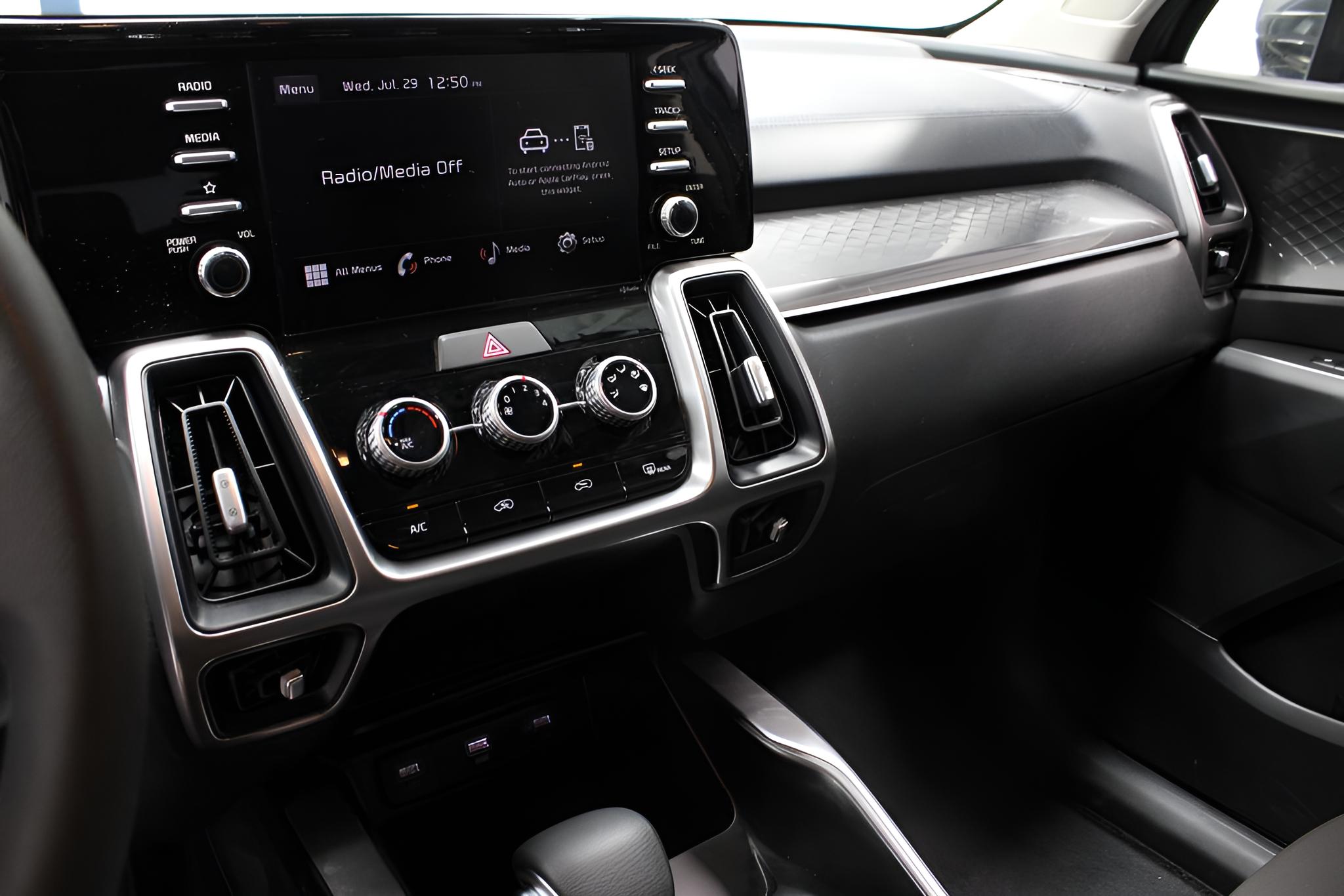 2023 Kia Sorento LX