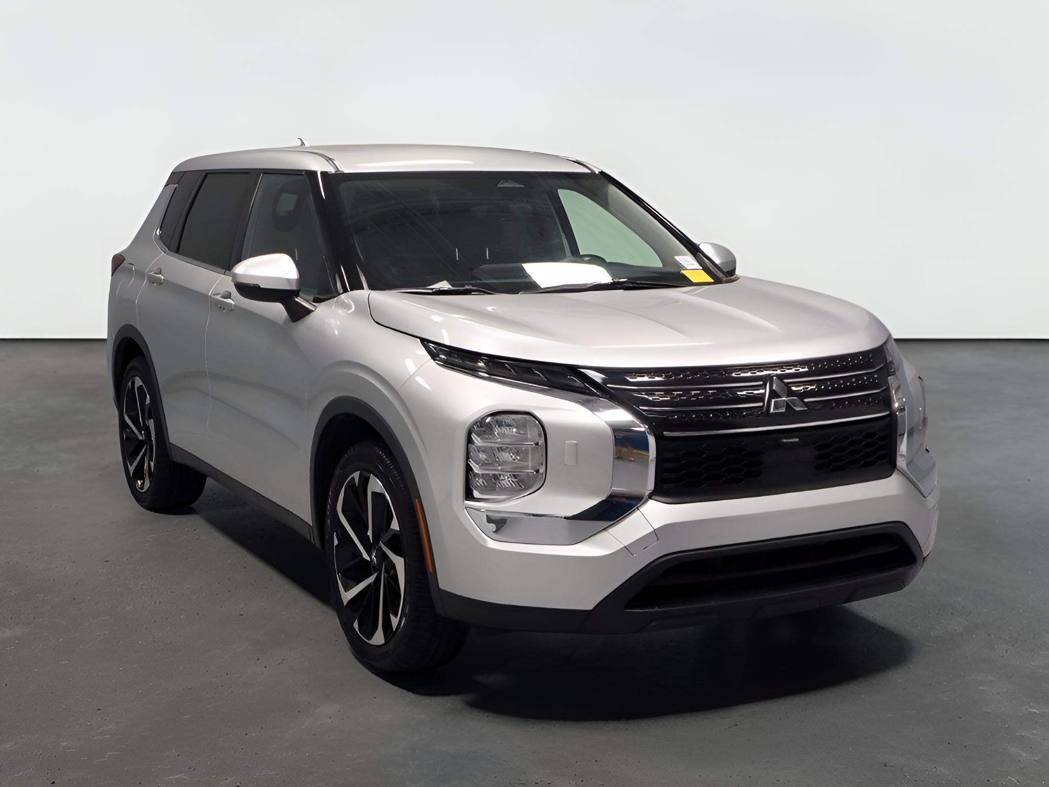 2022 Mitsubishi Outlander ES