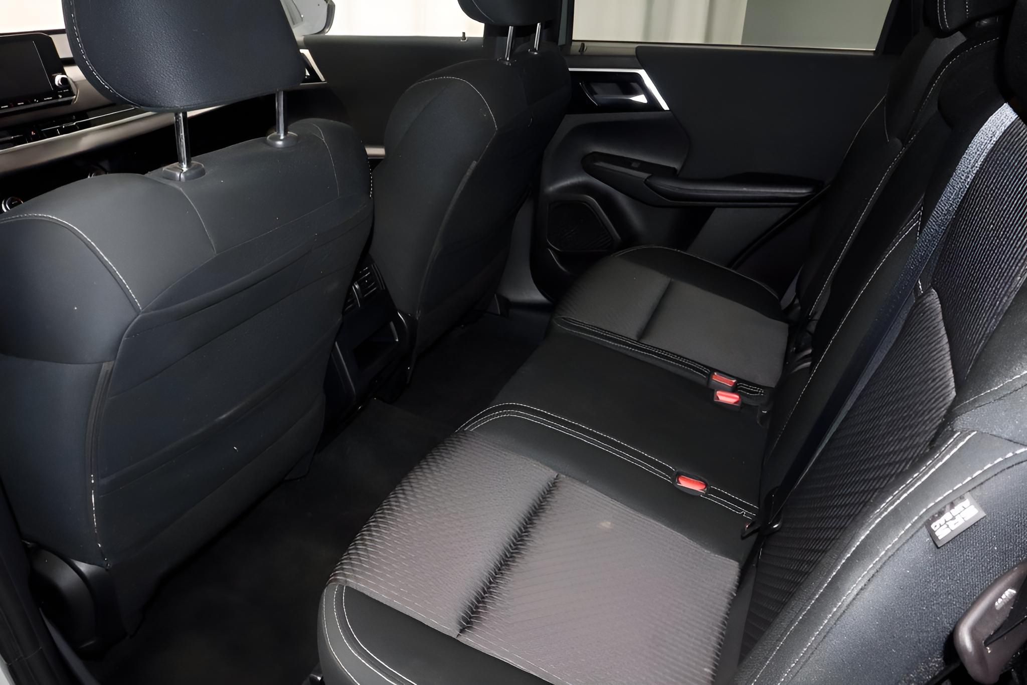 2022 Mitsubishi Outlander ES
