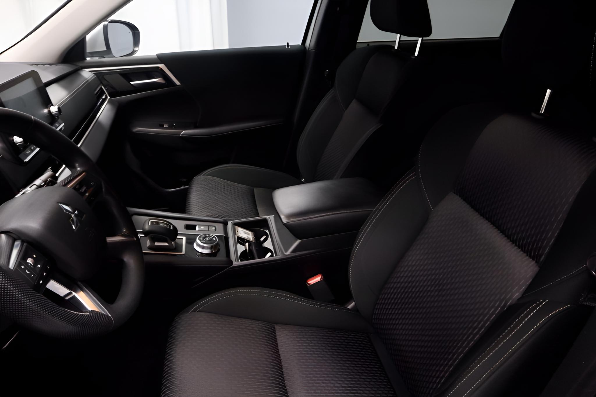 2022 Mitsubishi Outlander ES