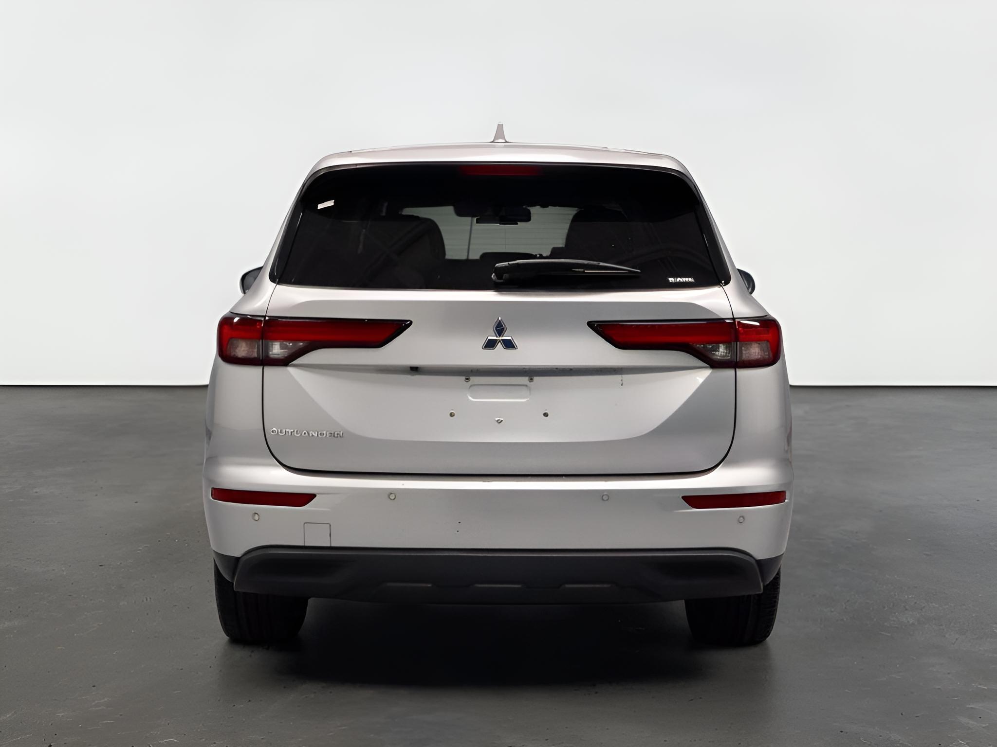 2022 Mitsubishi Outlander ES