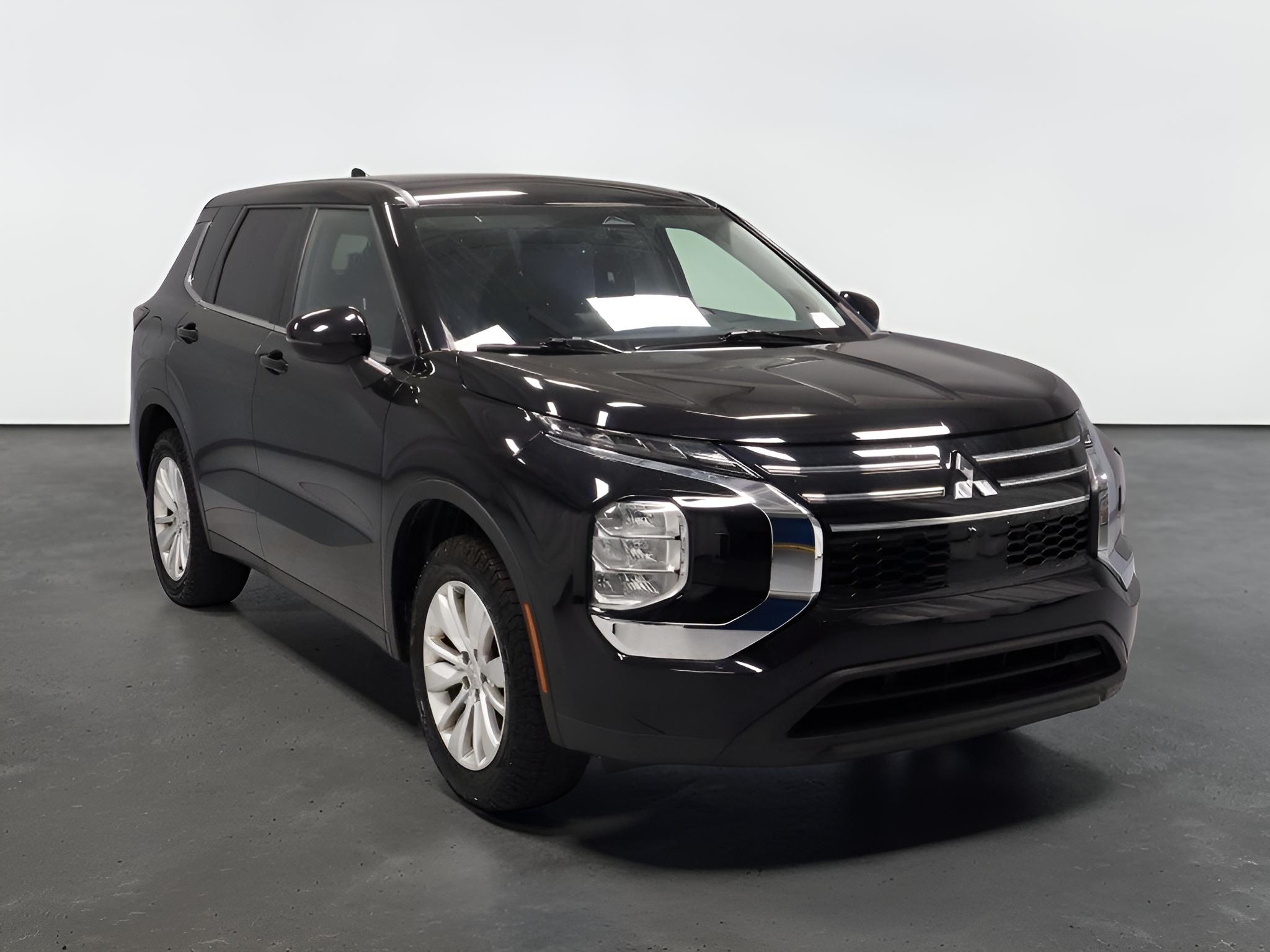 2025 Mitsubishi Outlander ES