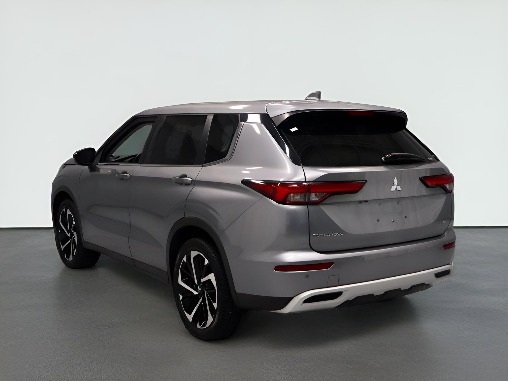 2022 Mitsubishi Outlander SE