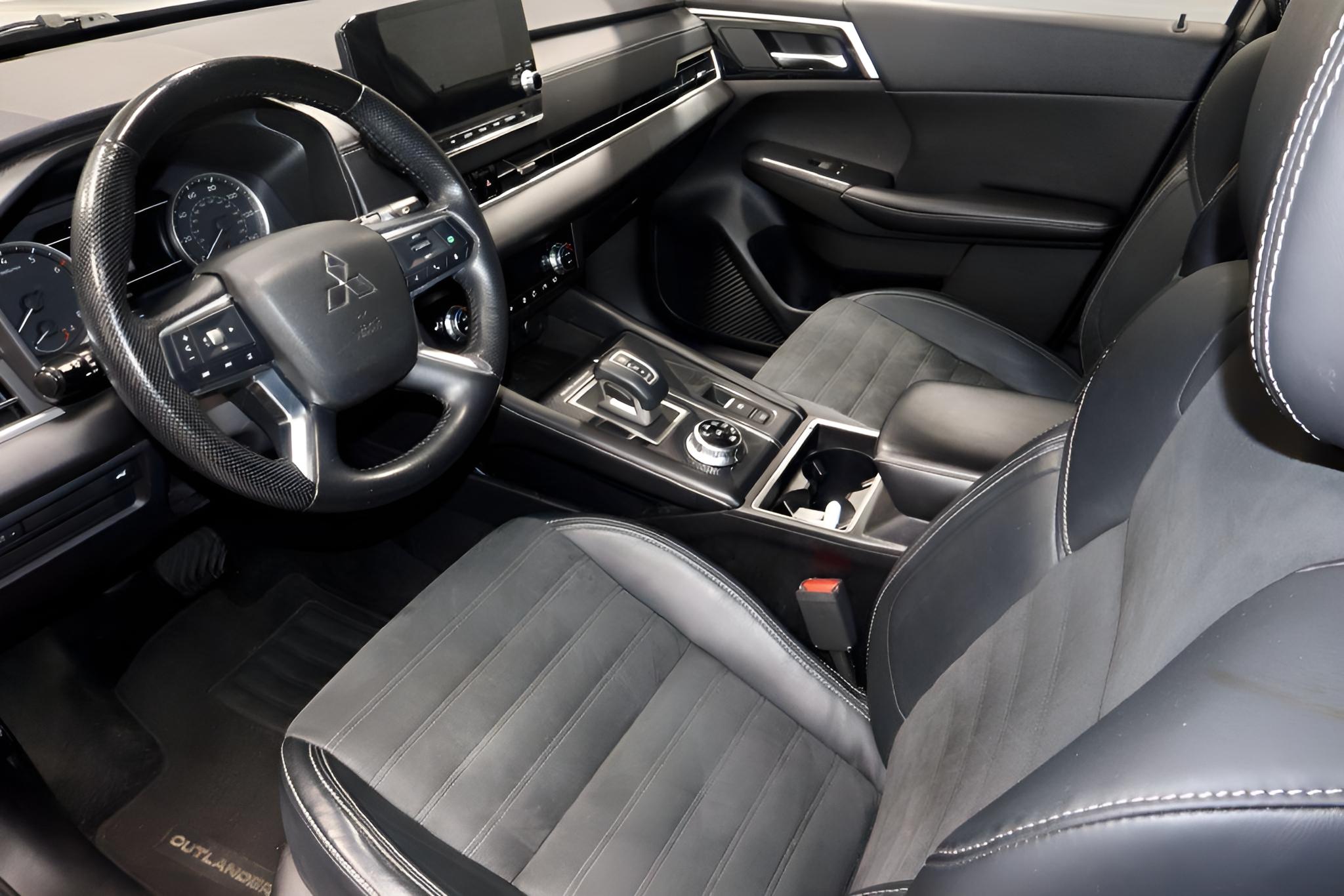 2022 Mitsubishi Outlander SE