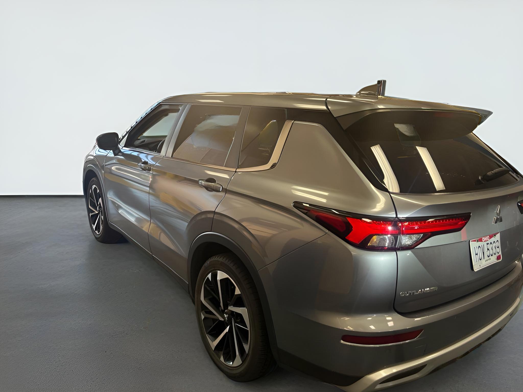 2022 Mitsubishi Outlander SE