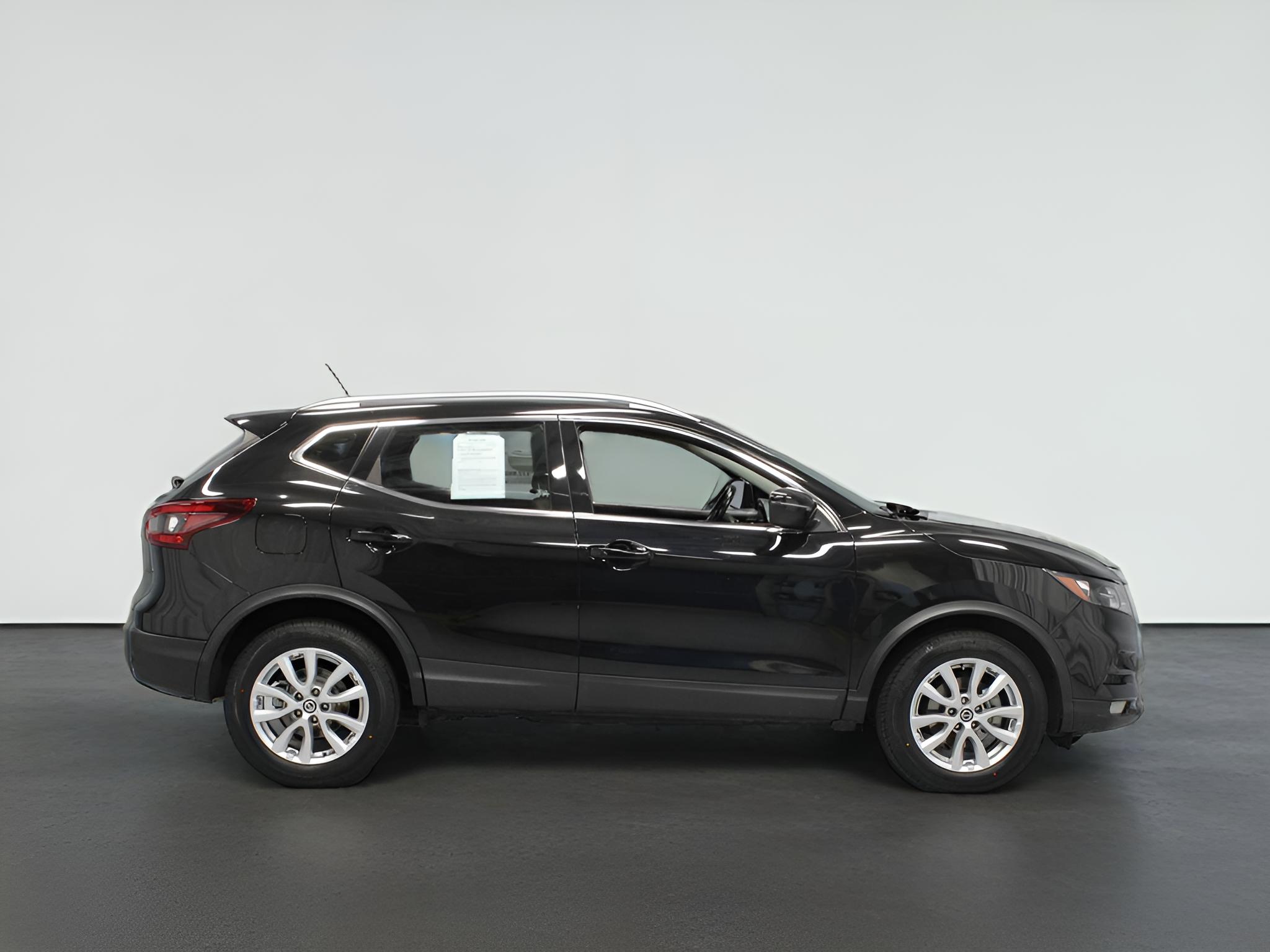 2022 Nissan Rogue Sport SV