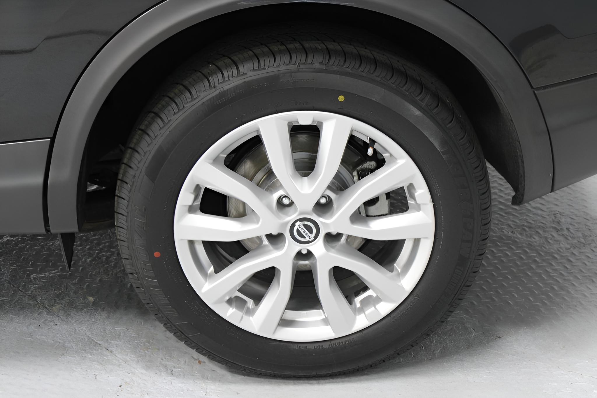 2022 Nissan Rogue Sport SV
