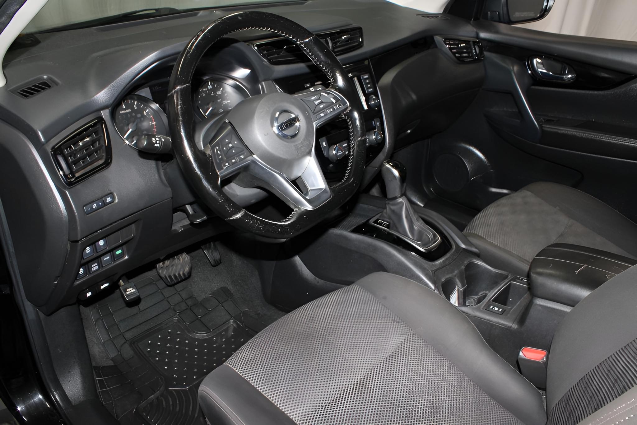 2022 Nissan Rogue Sport SV