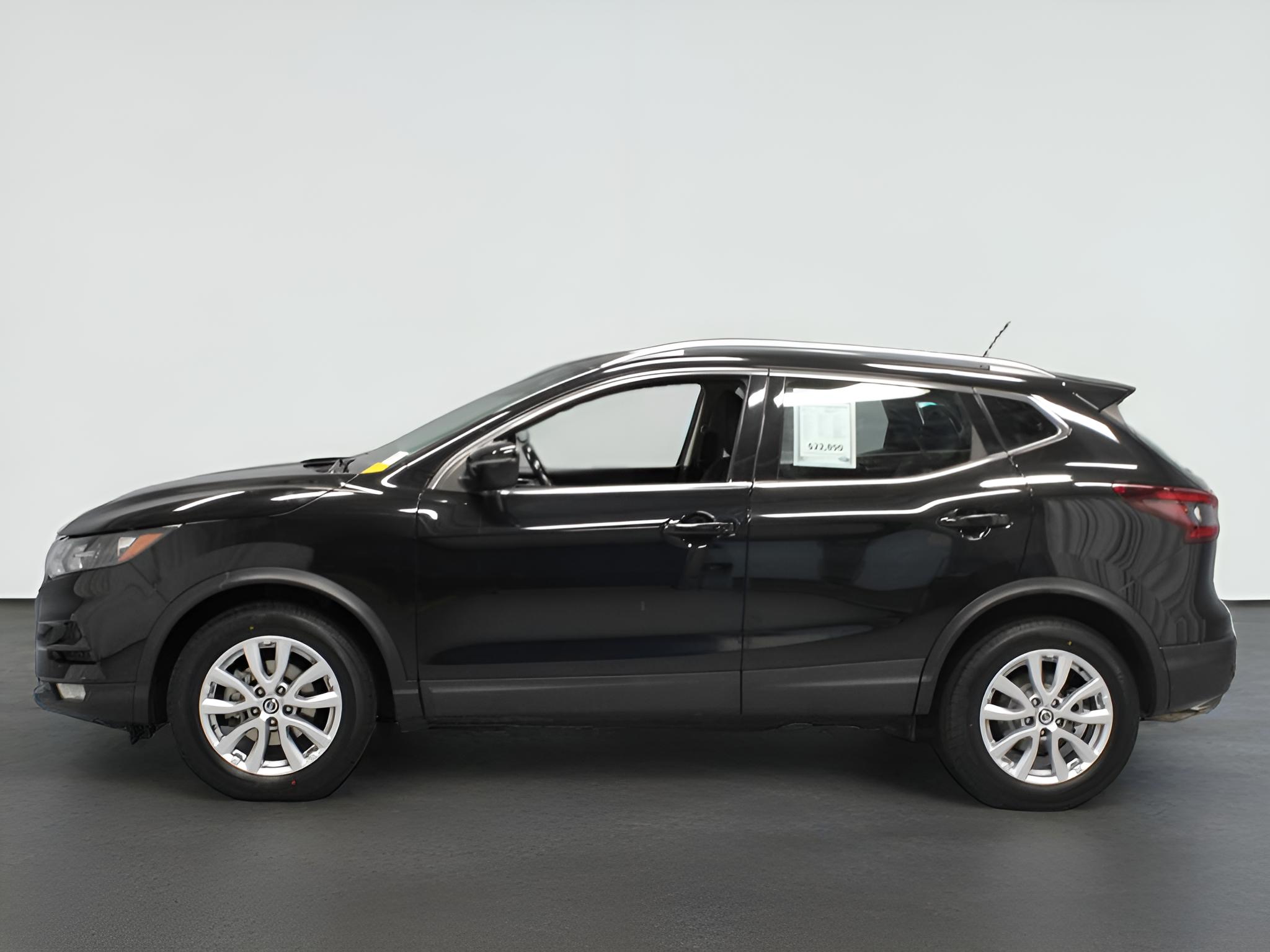 2022 Nissan Rogue Sport SV