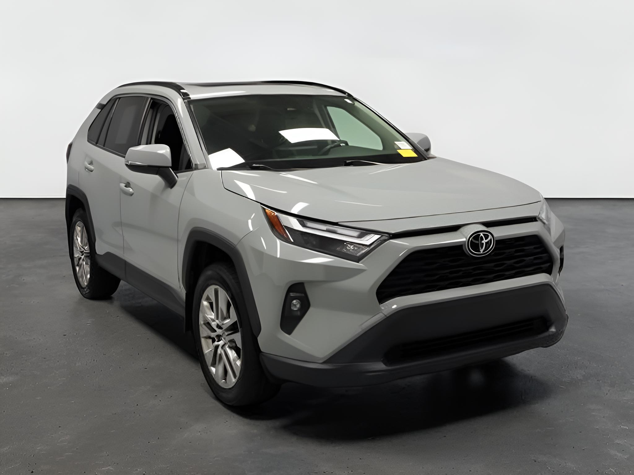 2022 Toyota RAV4 XLE Premium