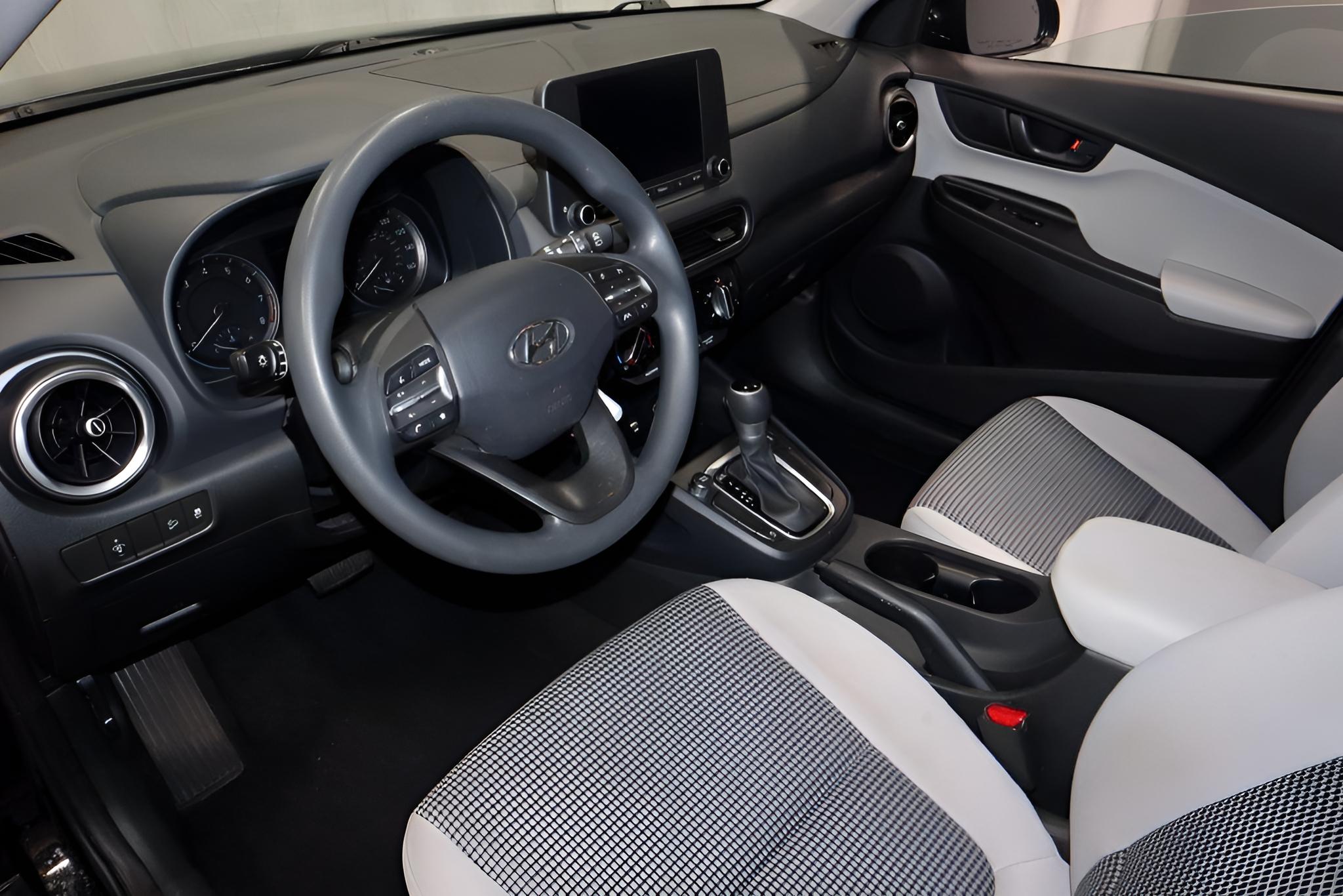 2023 Hyundai KONA SE