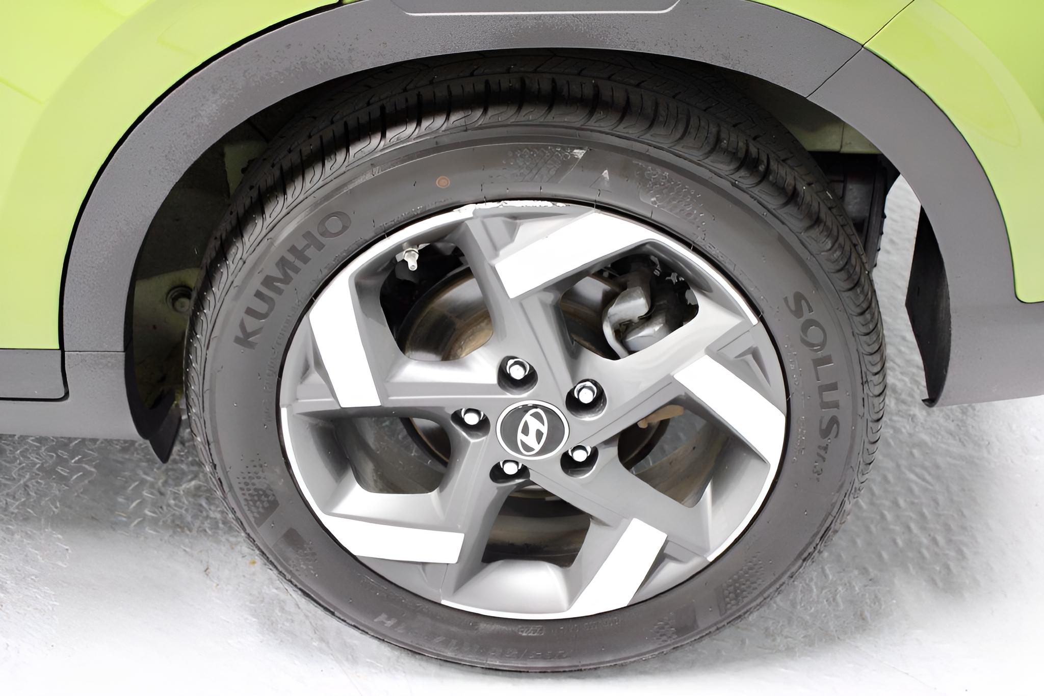 2024 Hyundai VENUE SEL