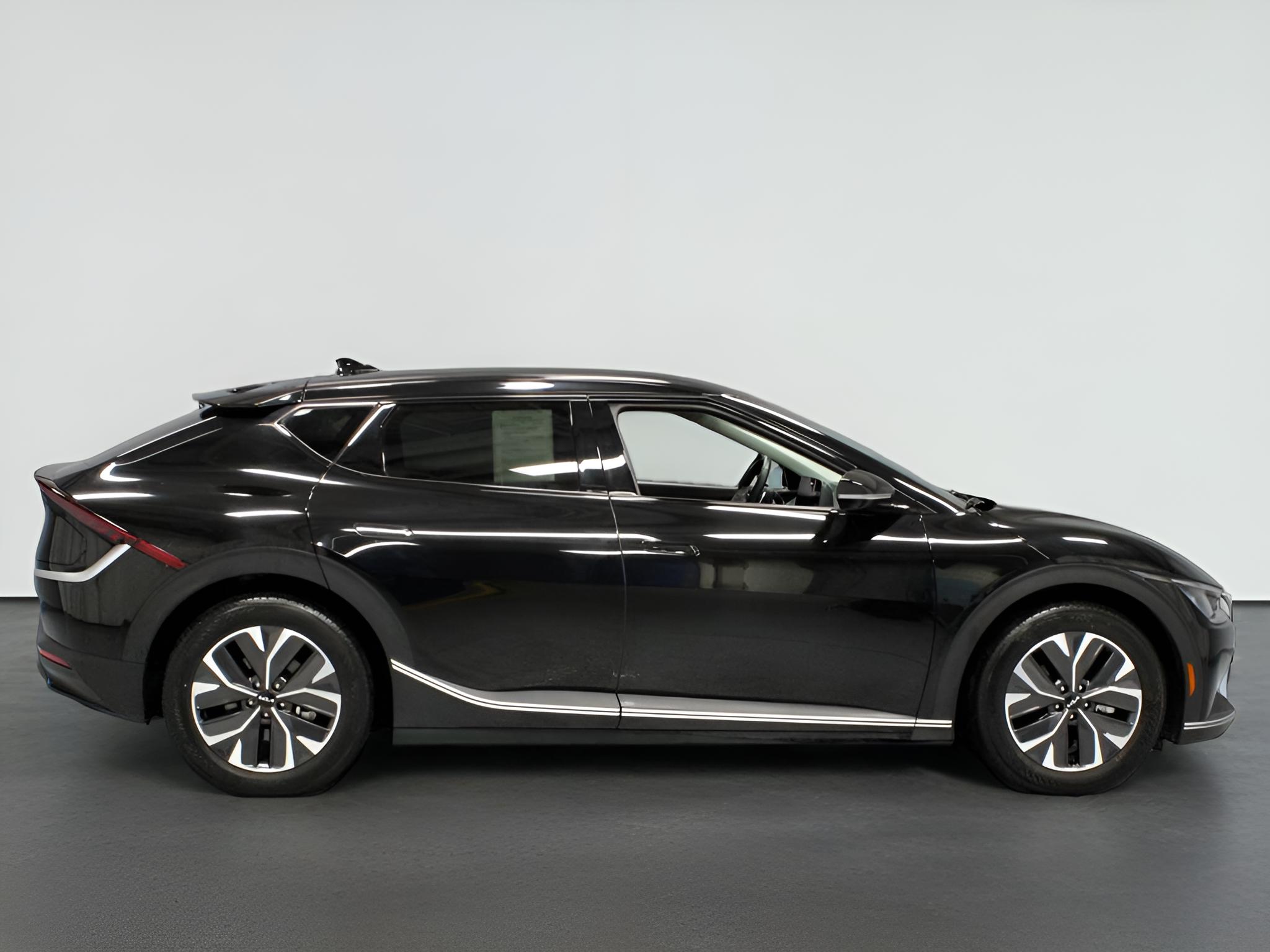 2024 Kia EV6 Light