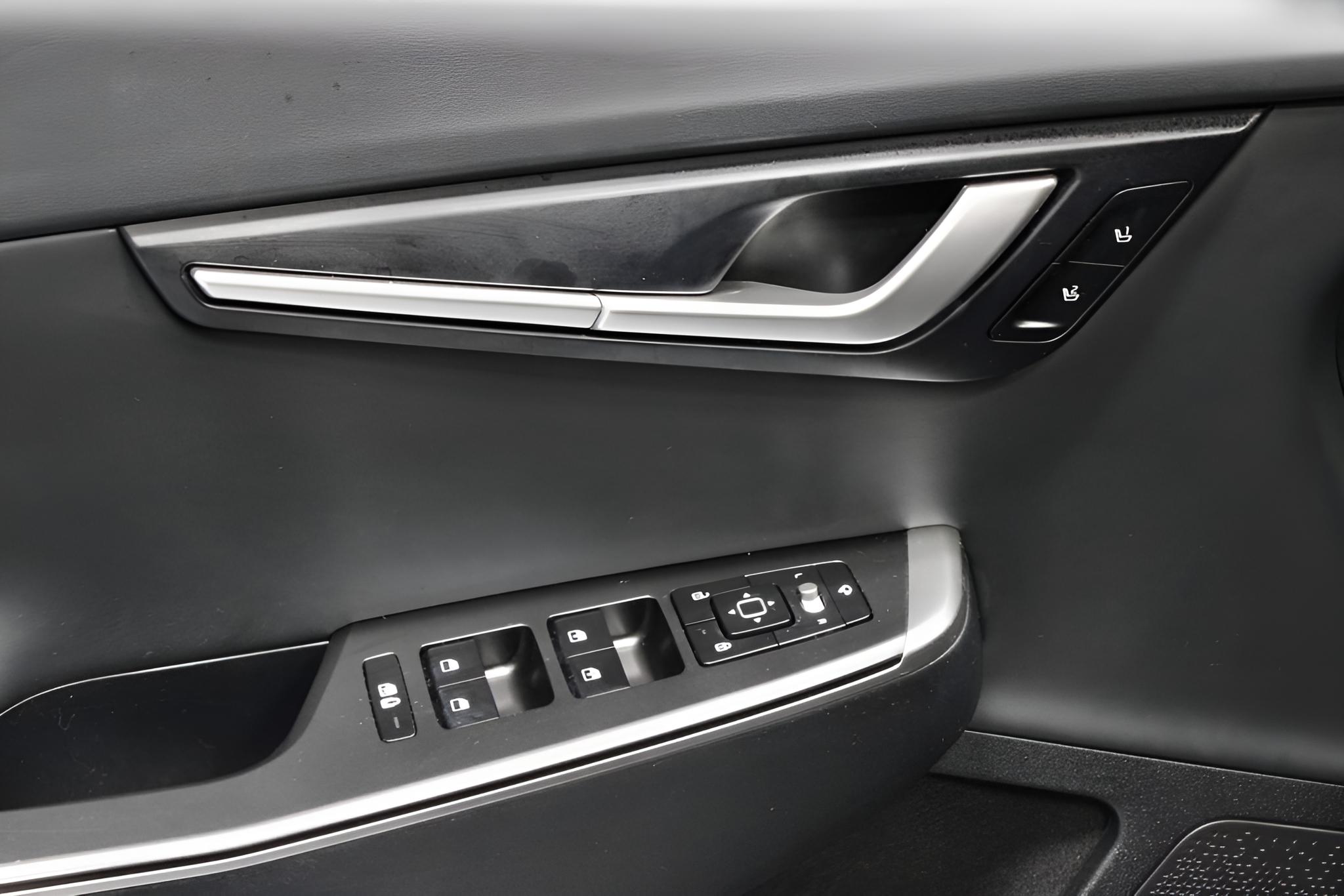 2024 Kia EV6 Light