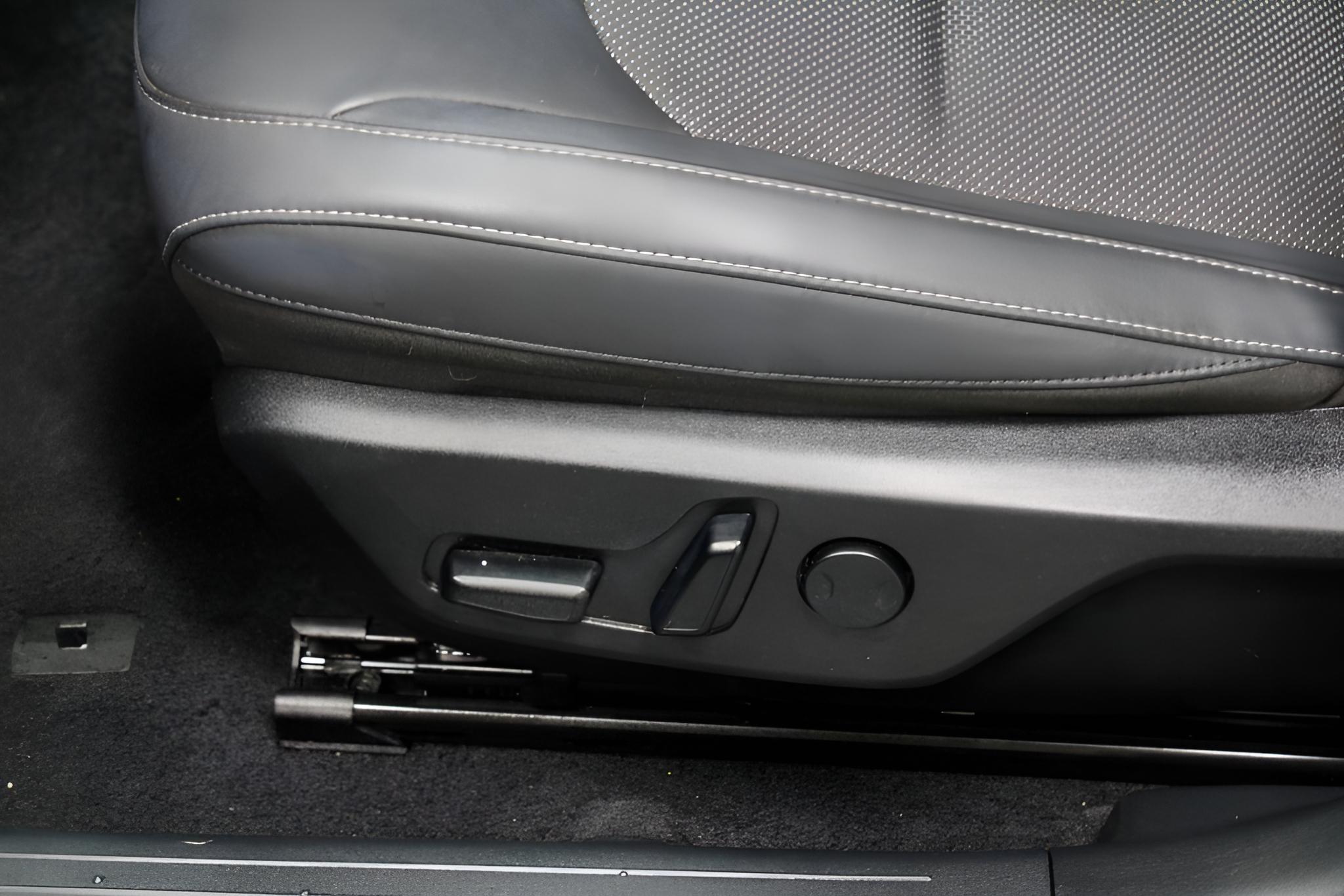 2024 Kia EV6 Light